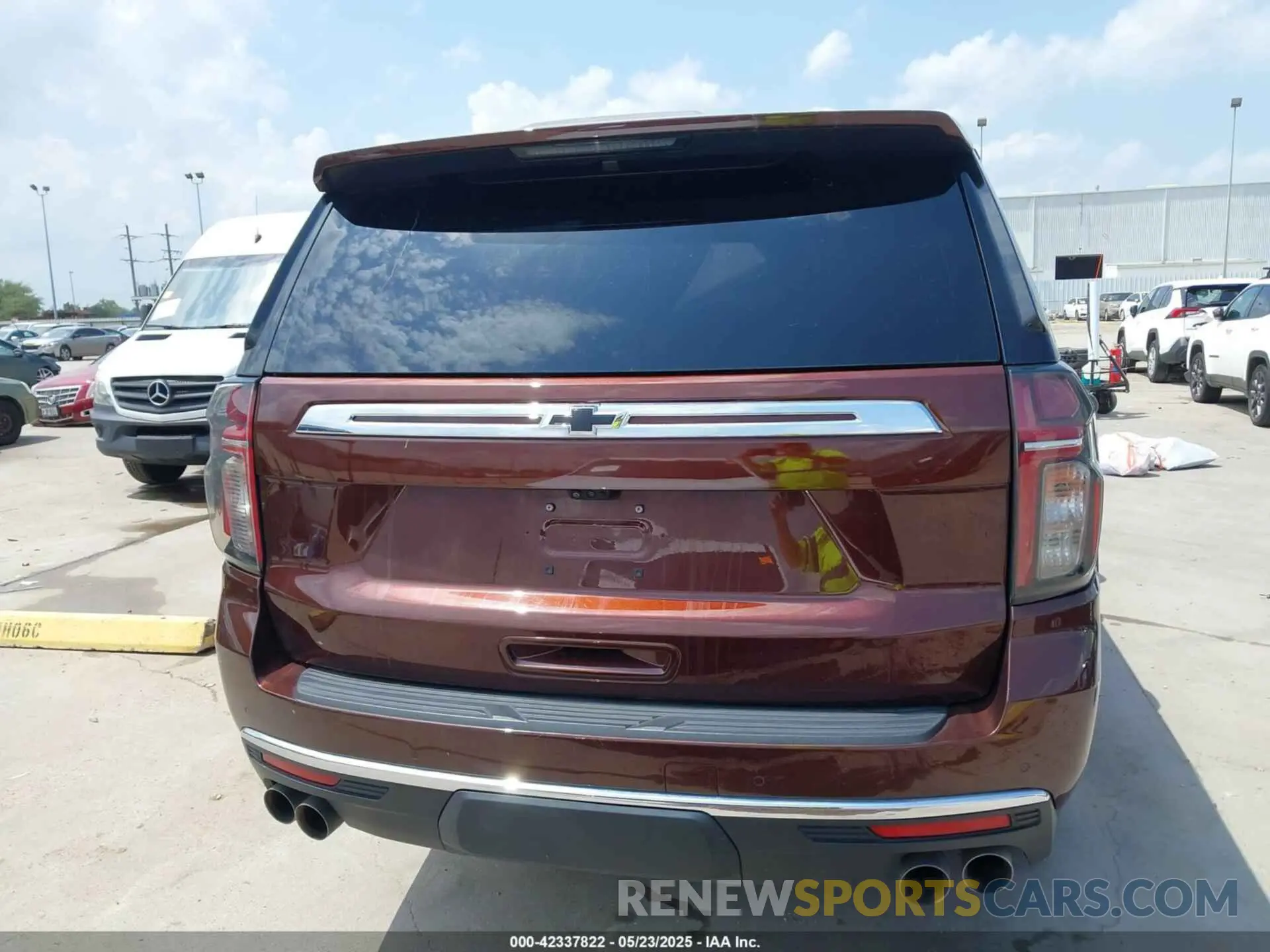15 fotografías del automóvil dañado 1GNSKFKD3PR125156 CHEVROLET SUBURBAN 2023