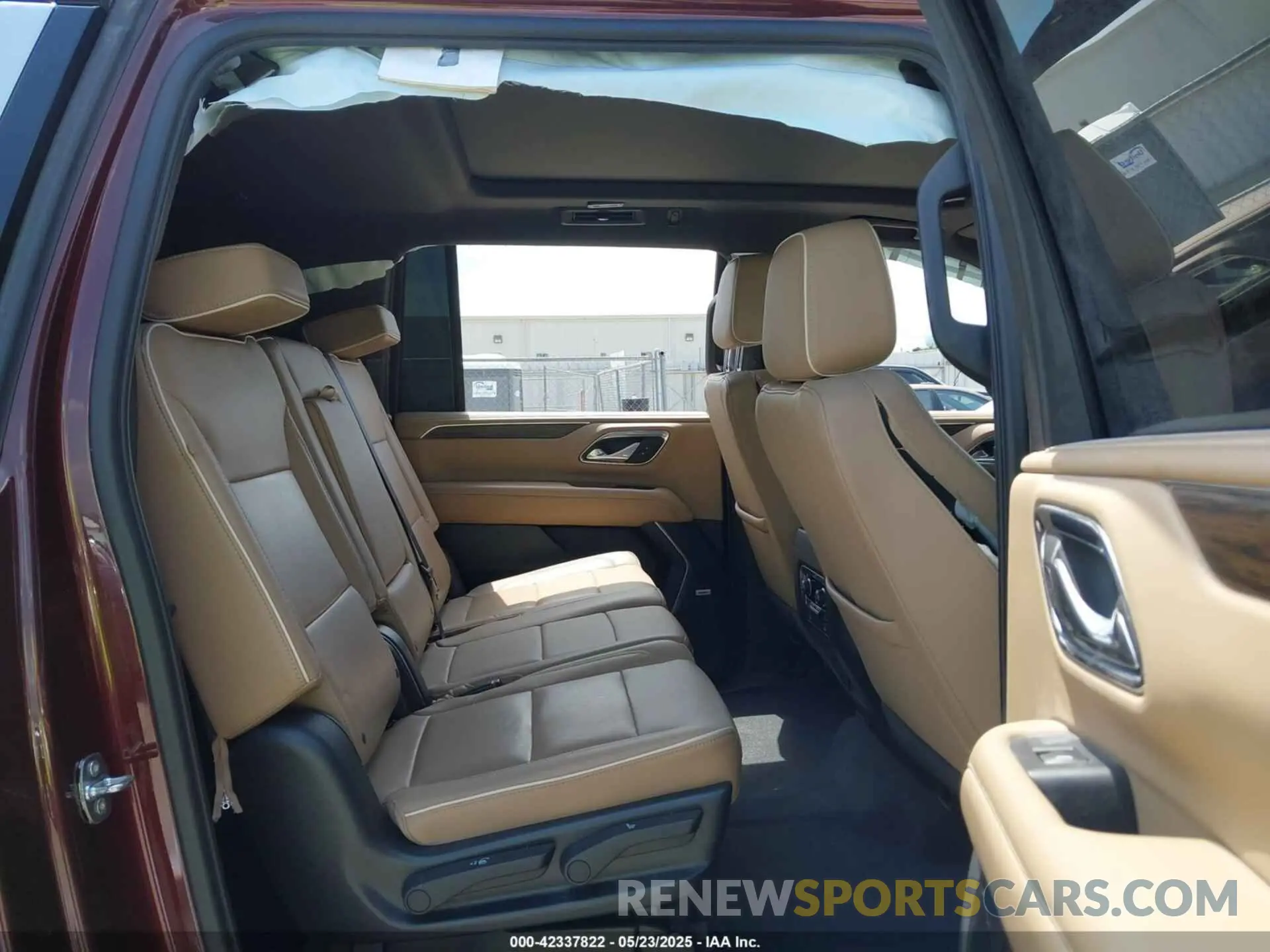 8 fotografías del automóvil dañado 1GNSKFKD3PR125156 CHEVROLET SUBURBAN 2023