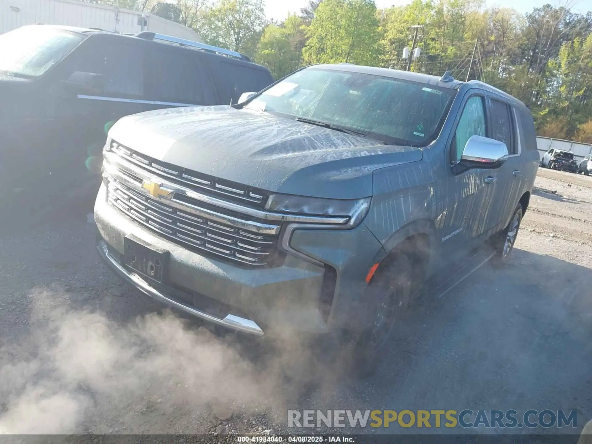 2 fotografías del automóvil dañado 1GNSKFKD4PR375702 CHEVROLET SUBURBAN 2023