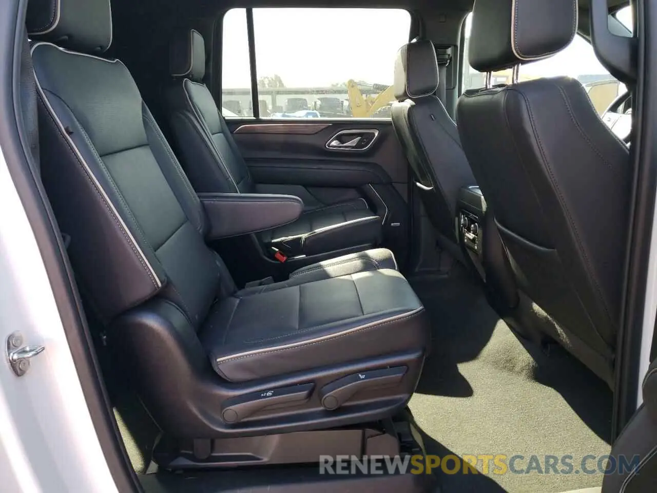 11 fotografías del automóvil dañado 1GNSKFKD5PR539443 CHEVROLET SUBURBAN 2023