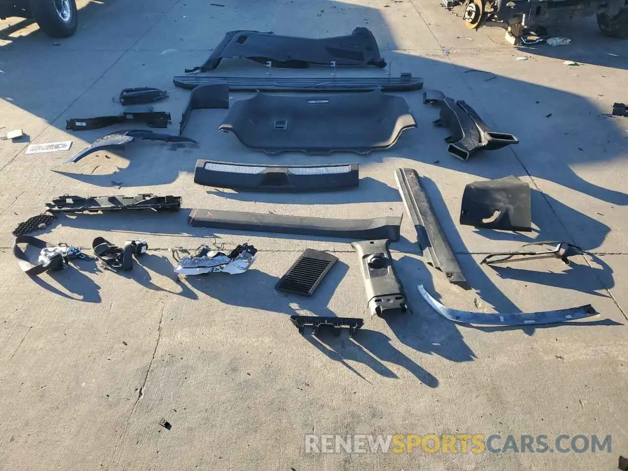 13 fotografías del automóvil dañado 1GNSKFKD7PR269597 CHEVROLET SUBURBAN 2023