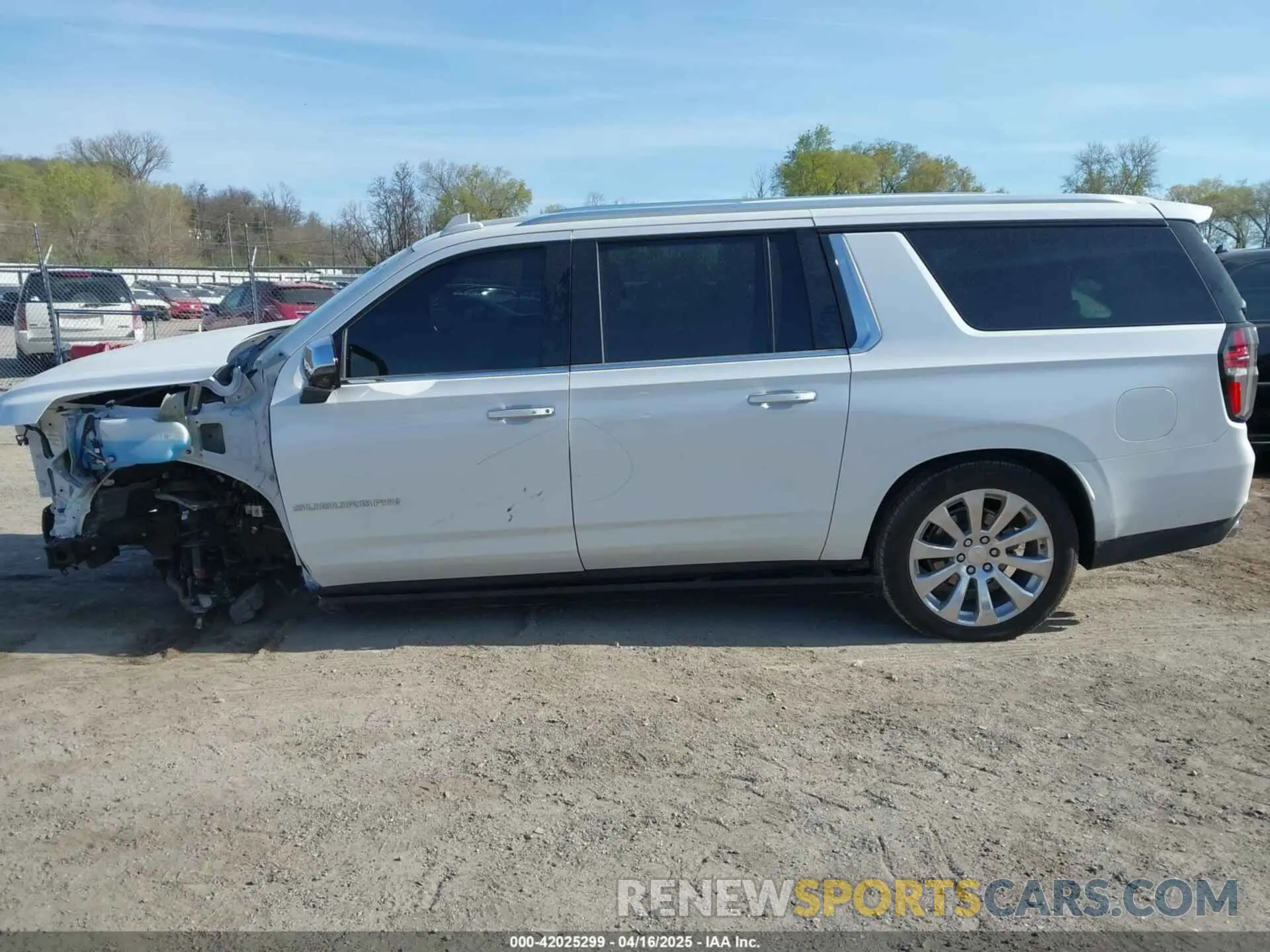 14 fotografías del automóvil dañado 1GNSKFKD8PR328768 CHEVROLET SUBURBAN 2023
