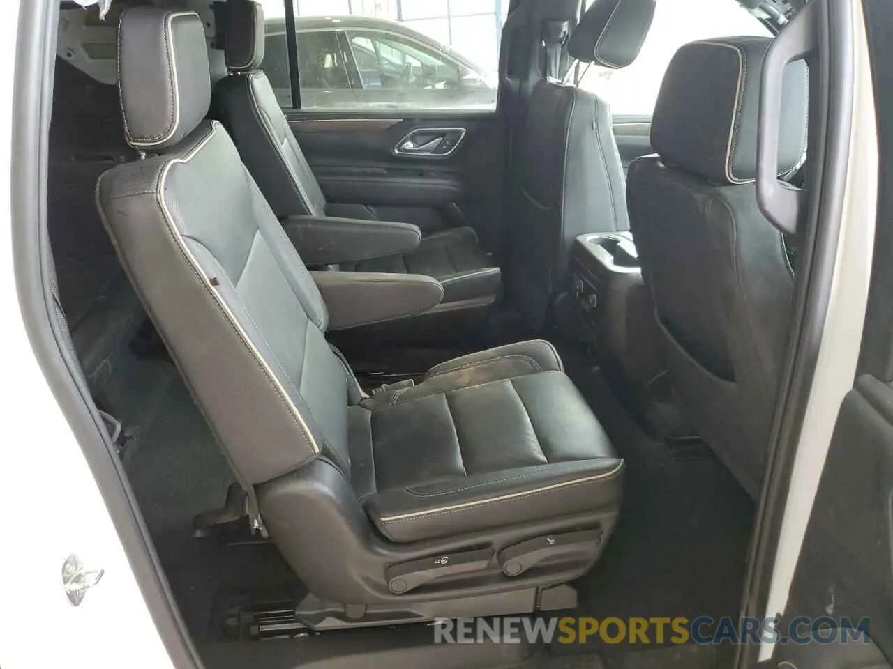 11 fotografías del automóvil dañado 1GNSKFKD8PR543891 CHEVROLET SUBURBAN 2023