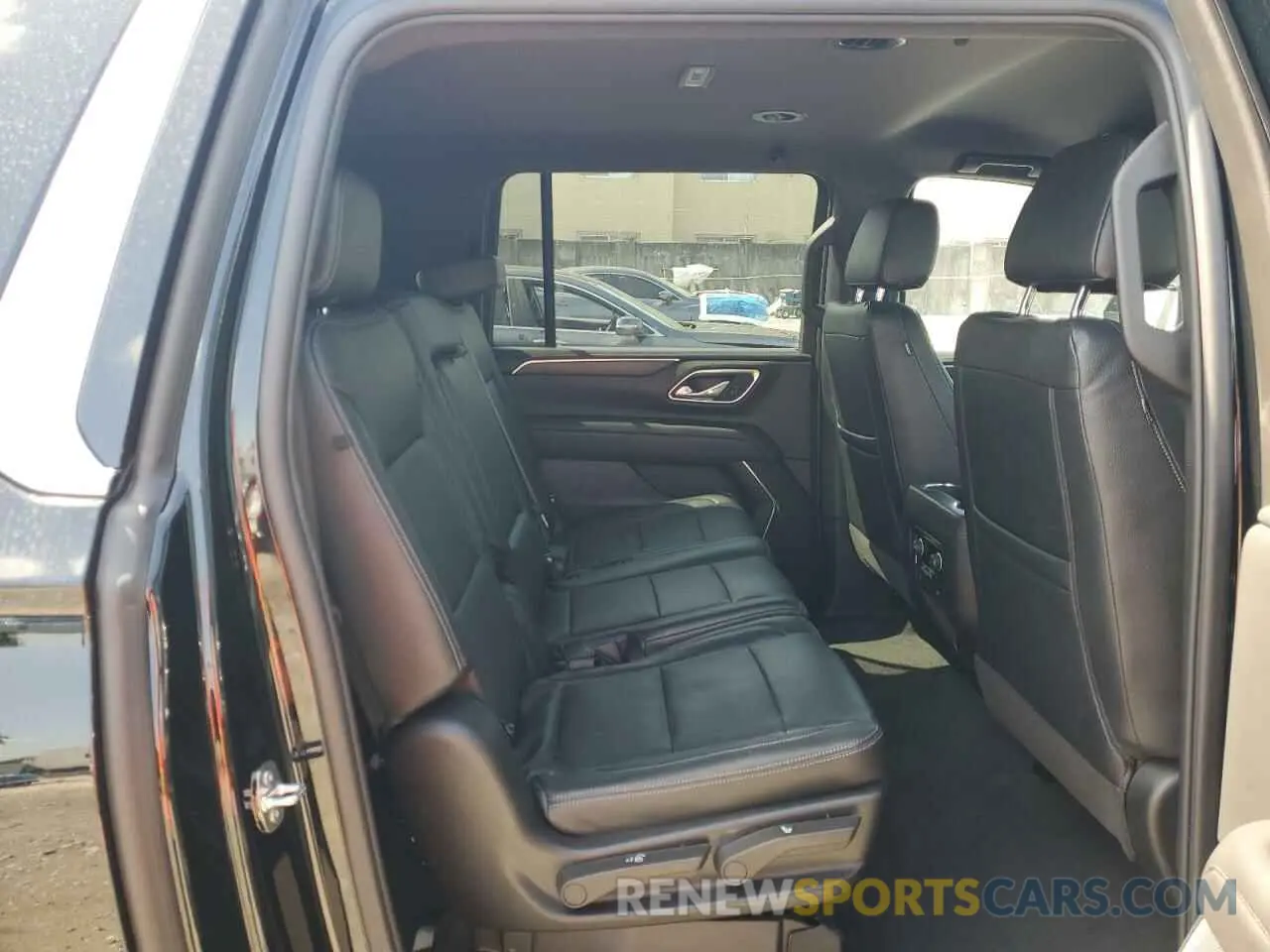 11 fotografías del automóvil dañado 1GNSCBKT1RR373664 CHEVROLET SUBURBAN 2024