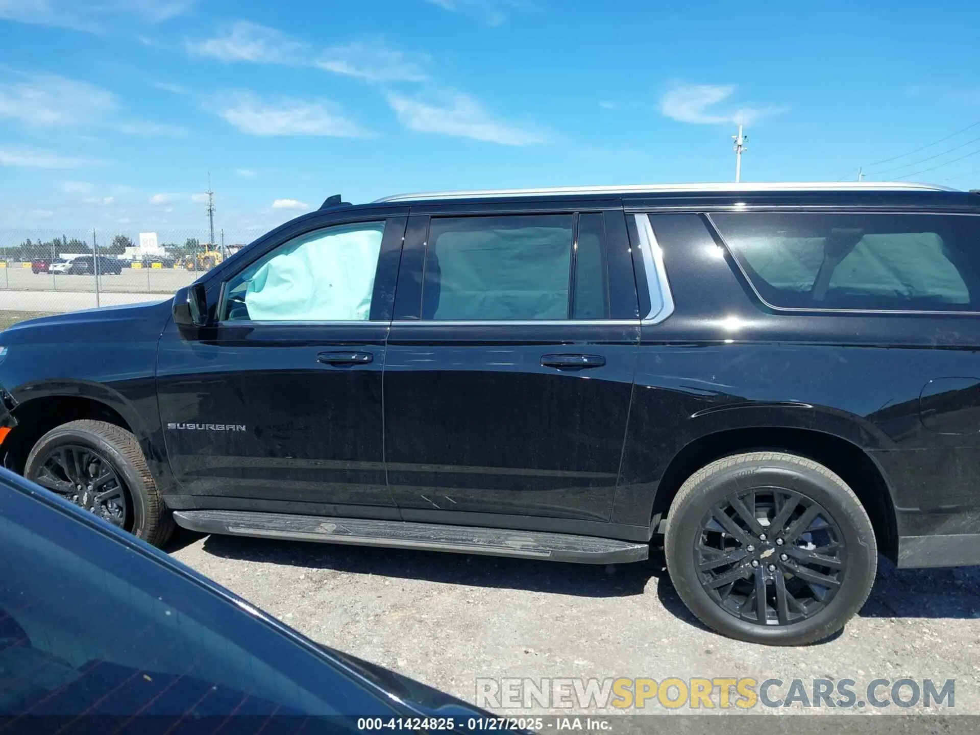 15 fotografías del automóvil dañado 1GNSCCKD4RR392675 CHEVROLET SUBURBAN 2024