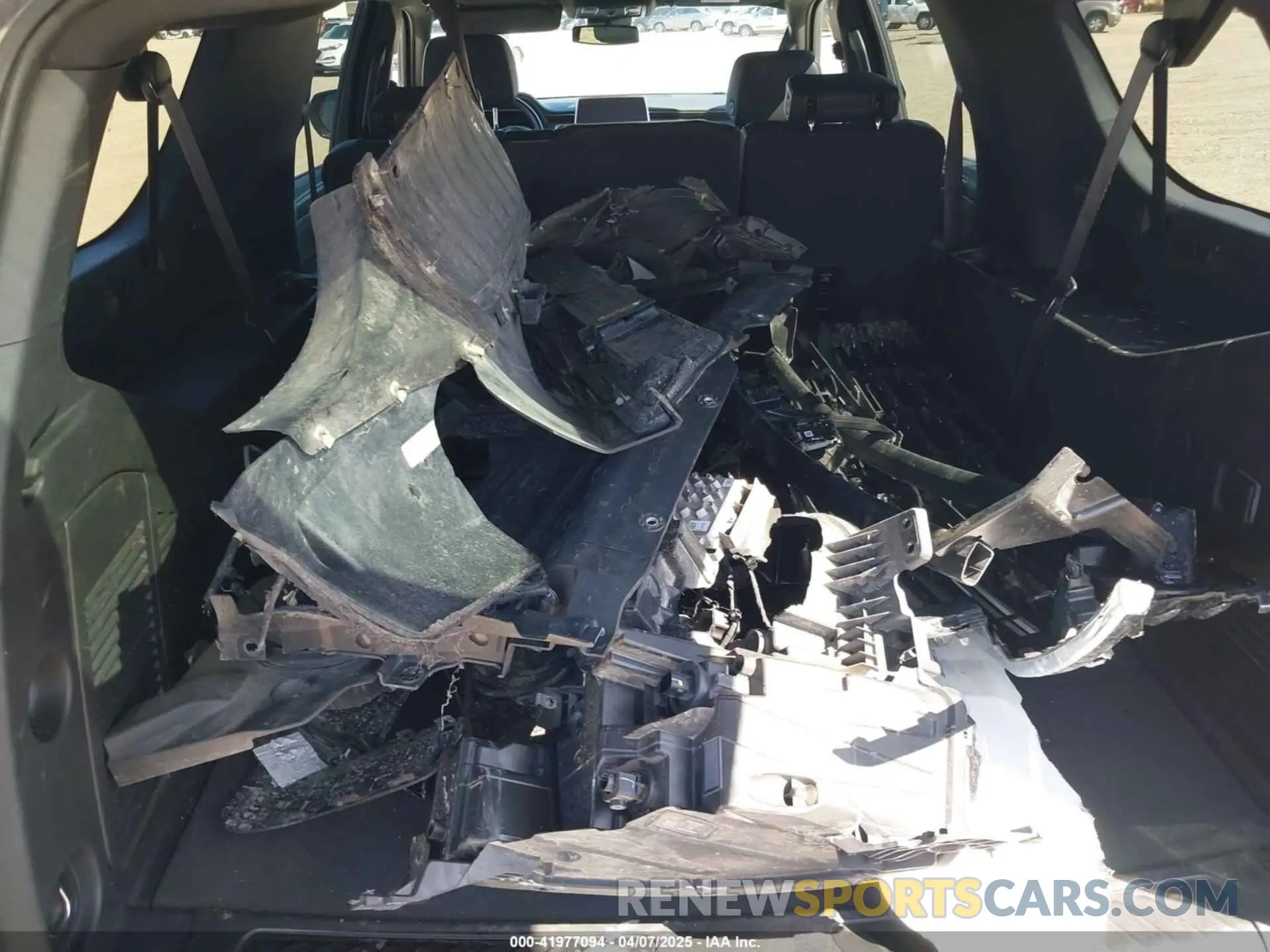 12 fotografías del automóvil dañado 1GNSKCKD3RR270408 CHEVROLET SUBURBAN 2024