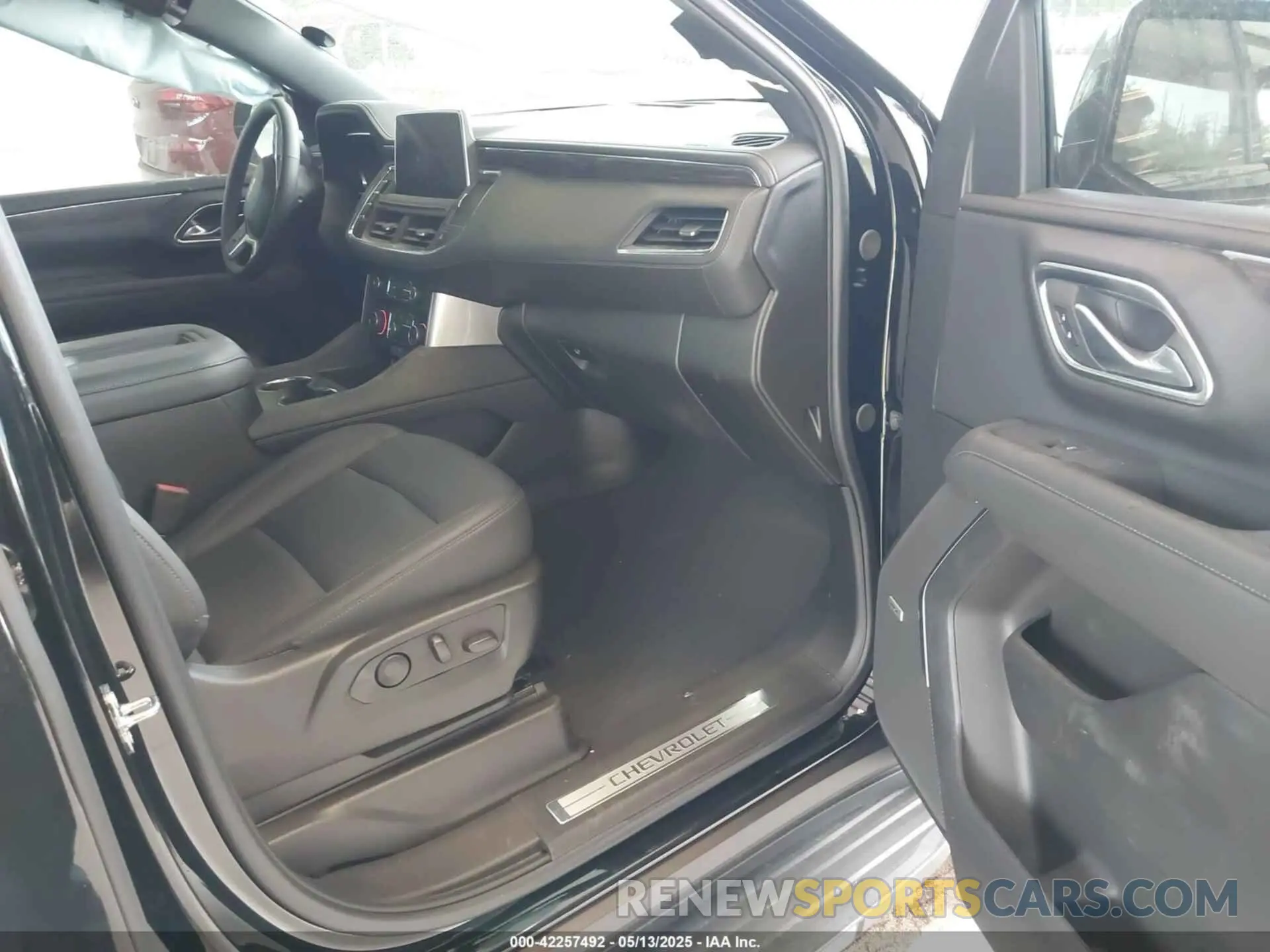 5 fotografías del automóvil dañado 1GNSKCKD6RR291852 CHEVROLET SUBURBAN 2024