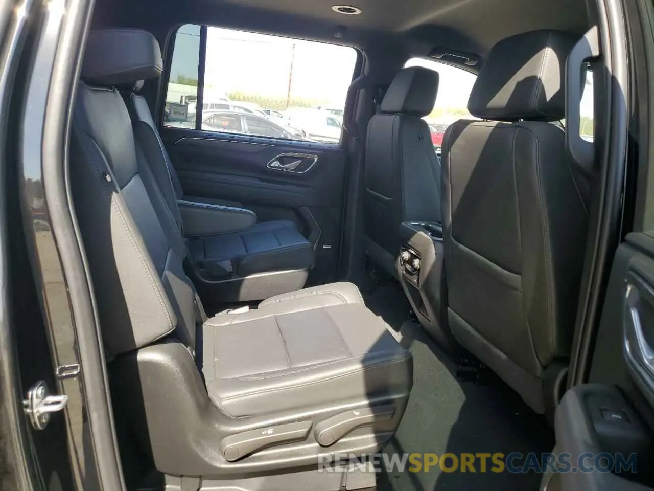 11 fotografías del automóvil dañado 1GNSKDKD1RR116799 CHEVROLET SUBURBAN 2024