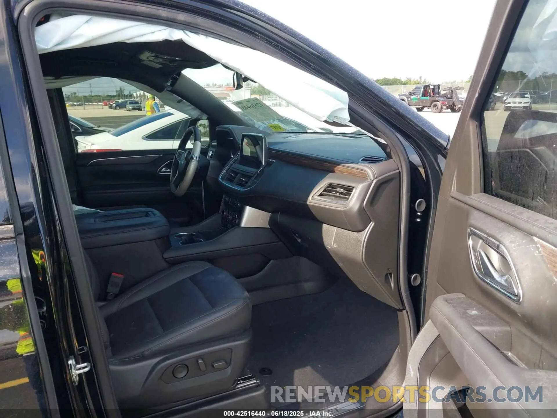 5 fotografías del automóvil dañado 1GNSKDKD6RR120945 CHEVROLET SUBURBAN 2024