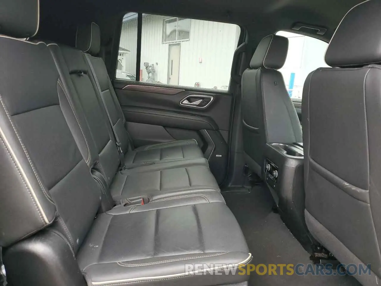11 fotografías del automóvil dañado 1GNSKFKD2RR132294 CHEVROLET SUBURBAN 2024
