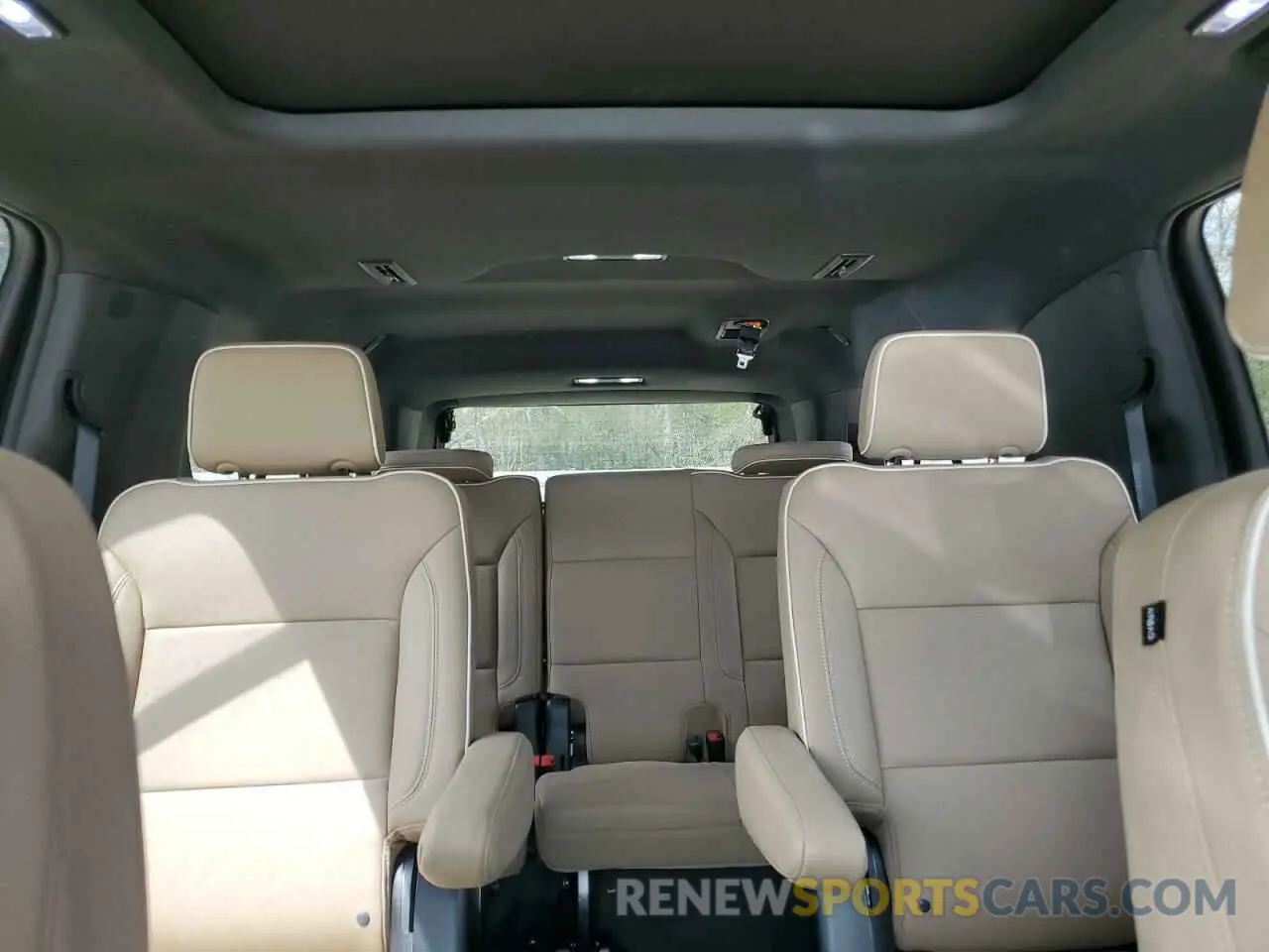 10 fotografías del automóvil dañado 1GNSKFKD7RR200413 CHEVROLET SUBURBAN 2024