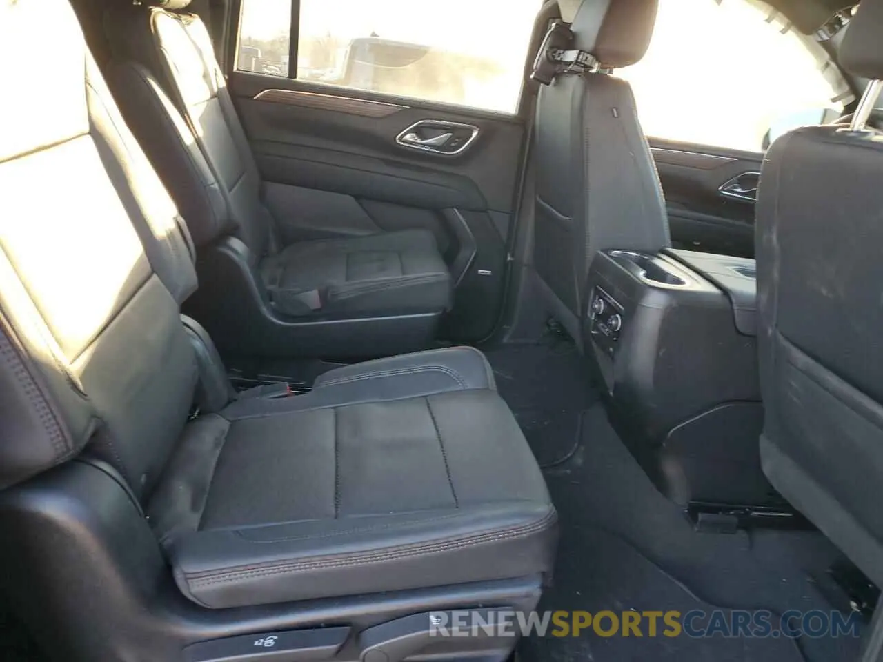 11 fotografías del automóvil dañado 1GNSKGKL9RR140910 CHEVROLET SUBURBAN 2024