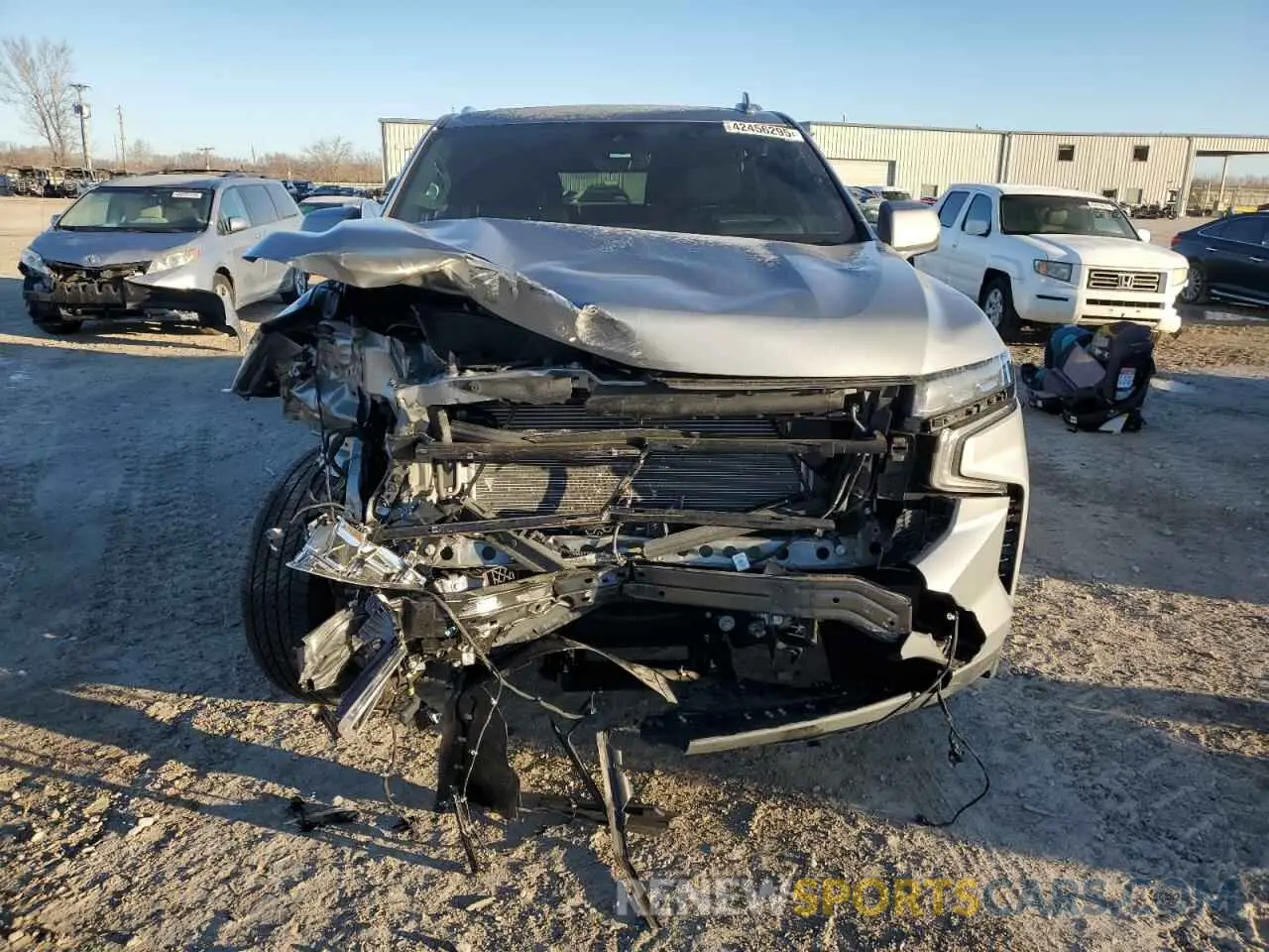 5 fotografías del automóvil dañado 1GNSKGKL9RR140910 CHEVROLET SUBURBAN 2024