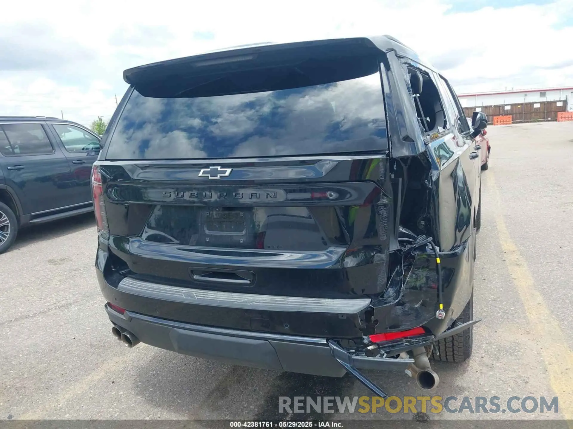 16 fotografías del automóvil dañado 1GNS6DRD3SR228259 CHEVROLET SUBURBAN 2025