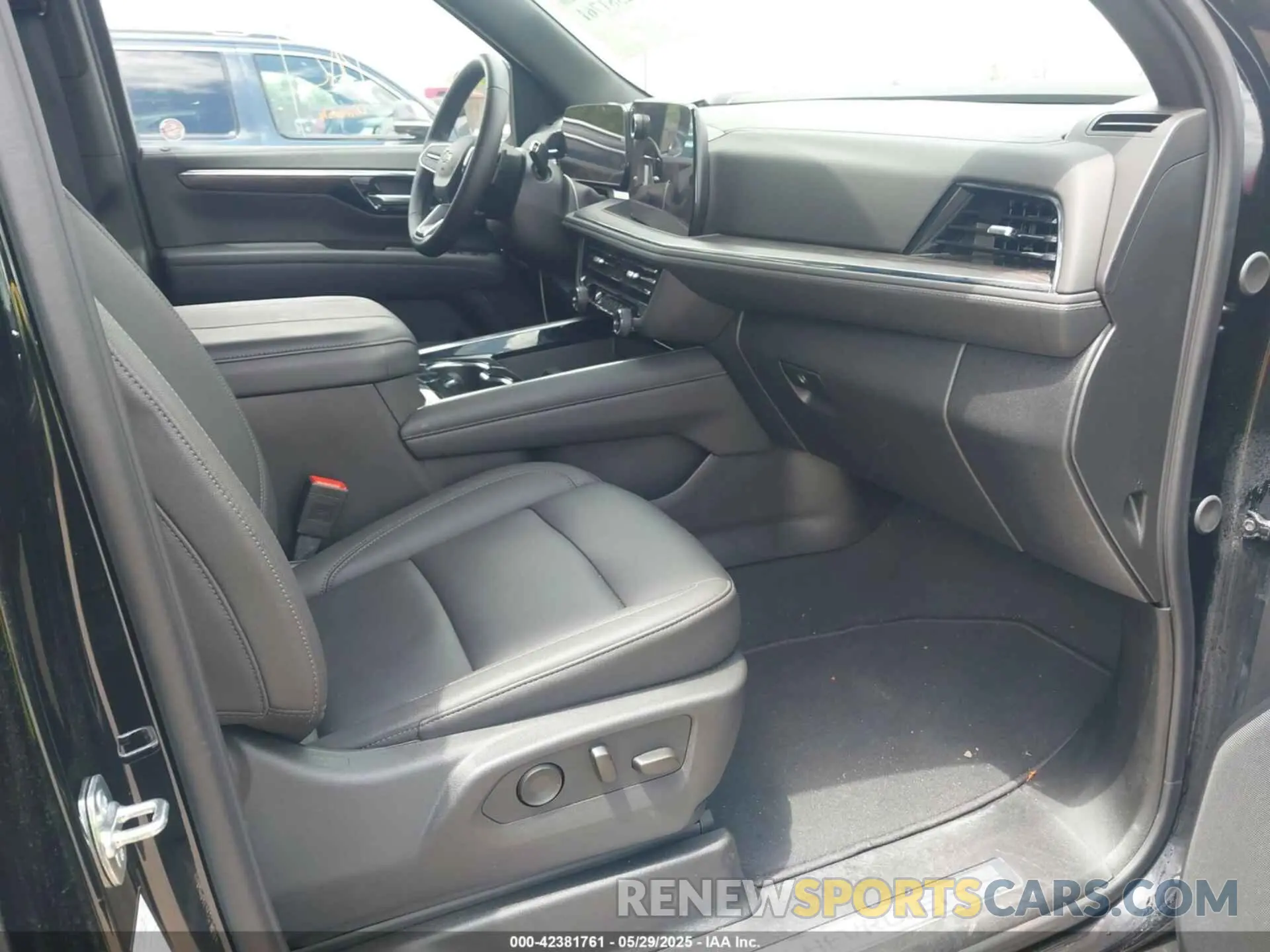 5 fotografías del automóvil dañado 1GNS6DRD3SR228259 CHEVROLET SUBURBAN 2025