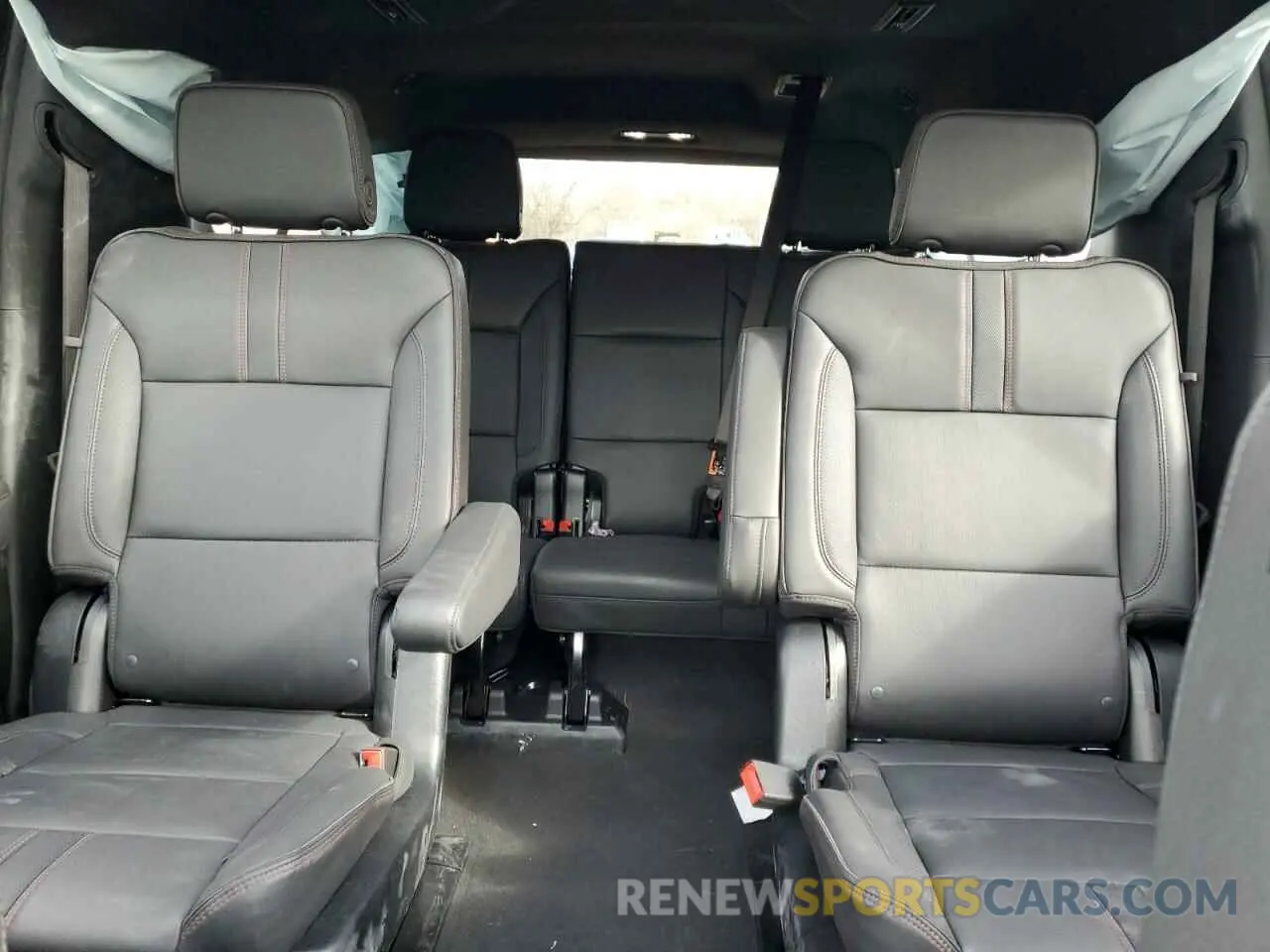 10 fotografías del automóvil dañado 1GNS6ERD0SR100843 CHEVROLET SUBURBAN 2025