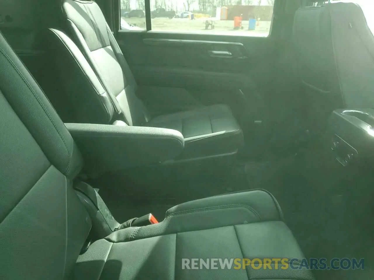 11 fotografías del automóvil dañado 1GNS6ERD0SR100843 CHEVROLET SUBURBAN 2025