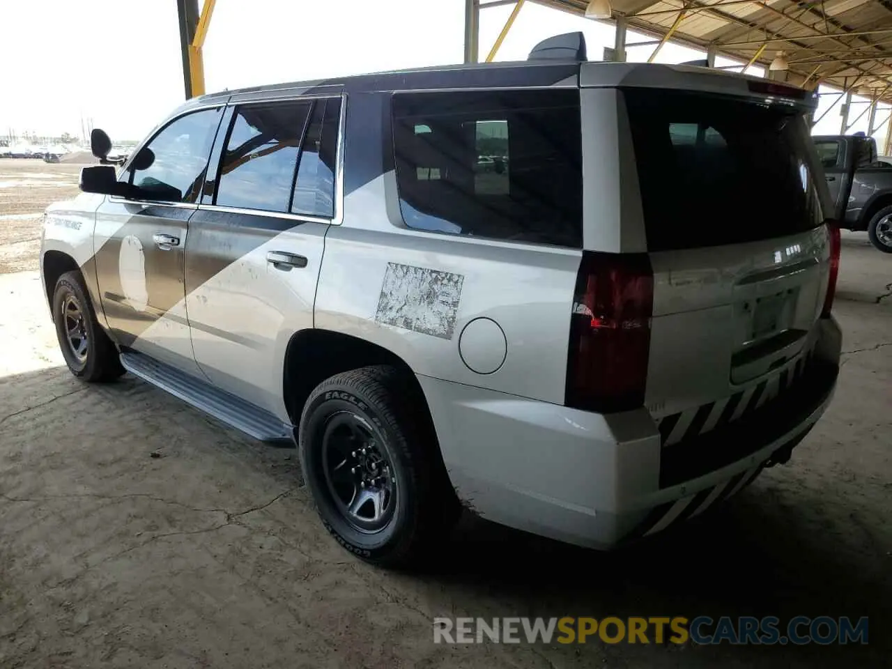 2 fotografías del automóvil dañado 1GNLCDEC1KR300067 CHEVROLET TAHOE 2019