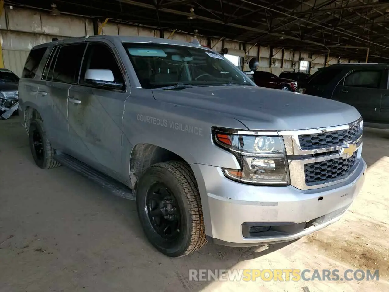 4 fotografías del automóvil dañado 1GNLCDEC1KR300067 CHEVROLET TAHOE 2019