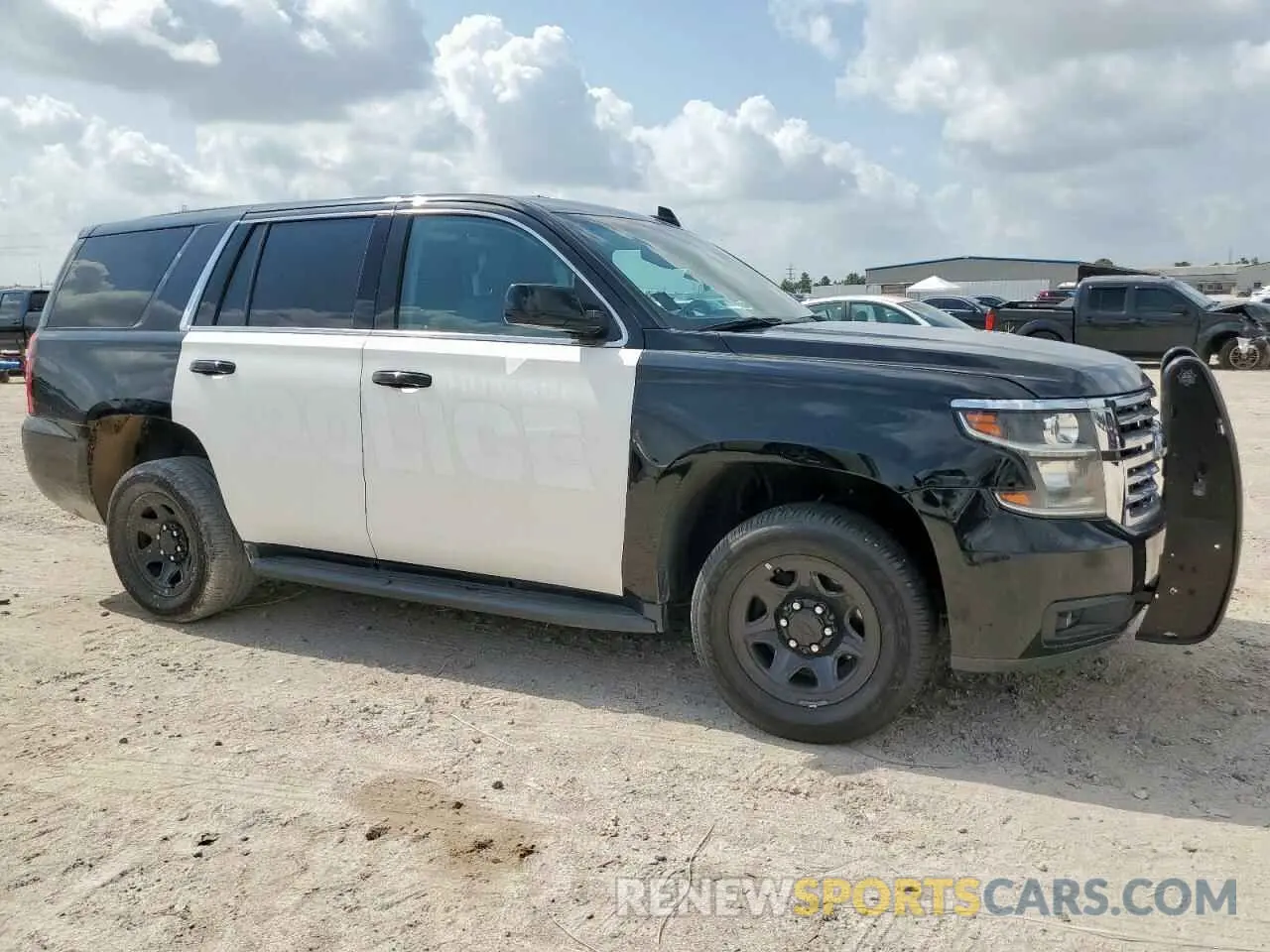 4 fotografías del automóvil dañado 1GNLCDEC2KR383072 CHEVROLET TAHOE 2019