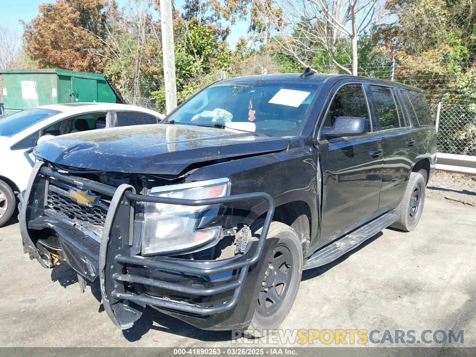 2 fotografías del automóvil dañado 1GNLCDECXKR133529 CHEVROLET TAHOE 2019