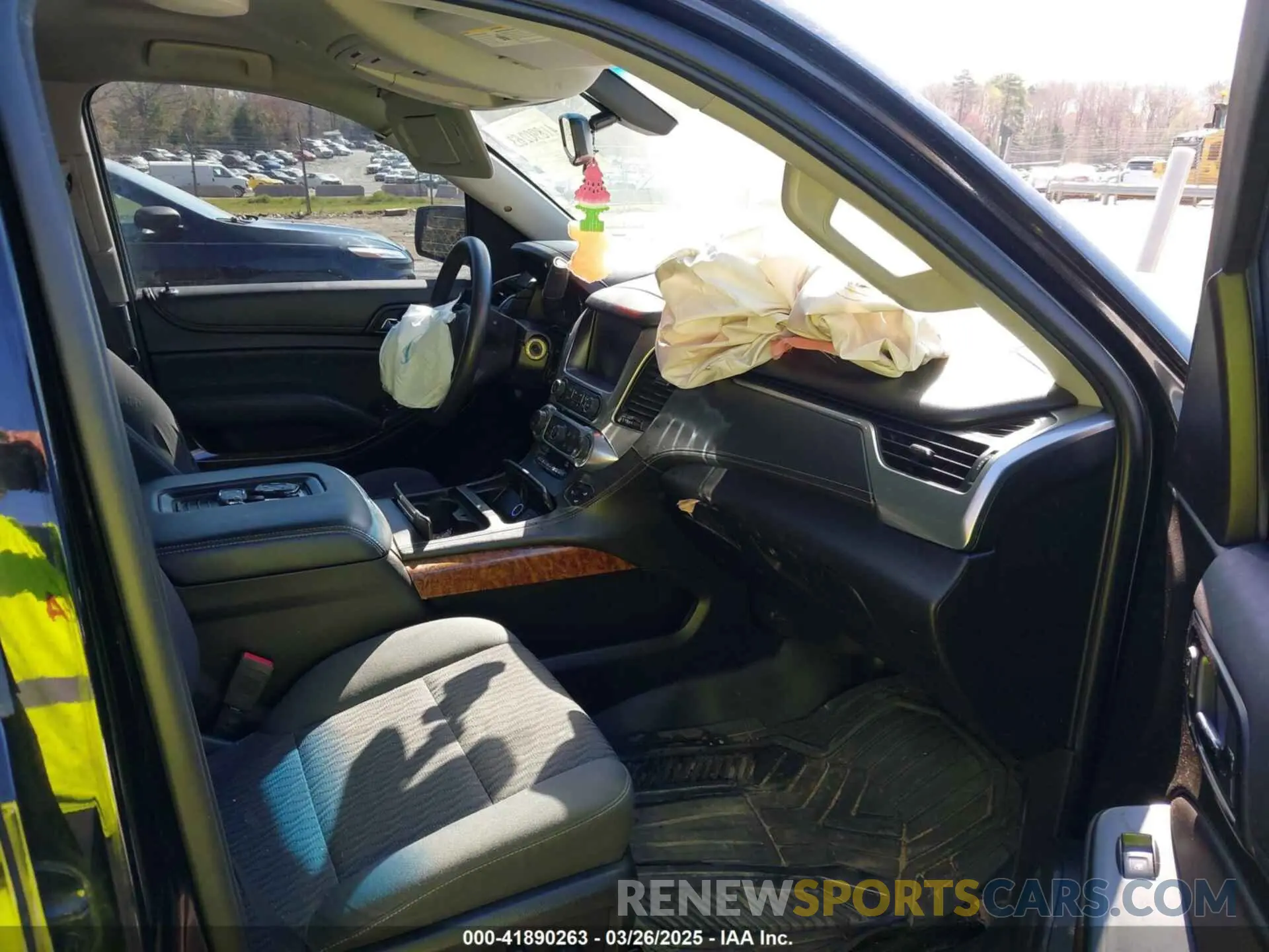 5 fotografías del automóvil dañado 1GNLCDECXKR133529 CHEVROLET TAHOE 2019