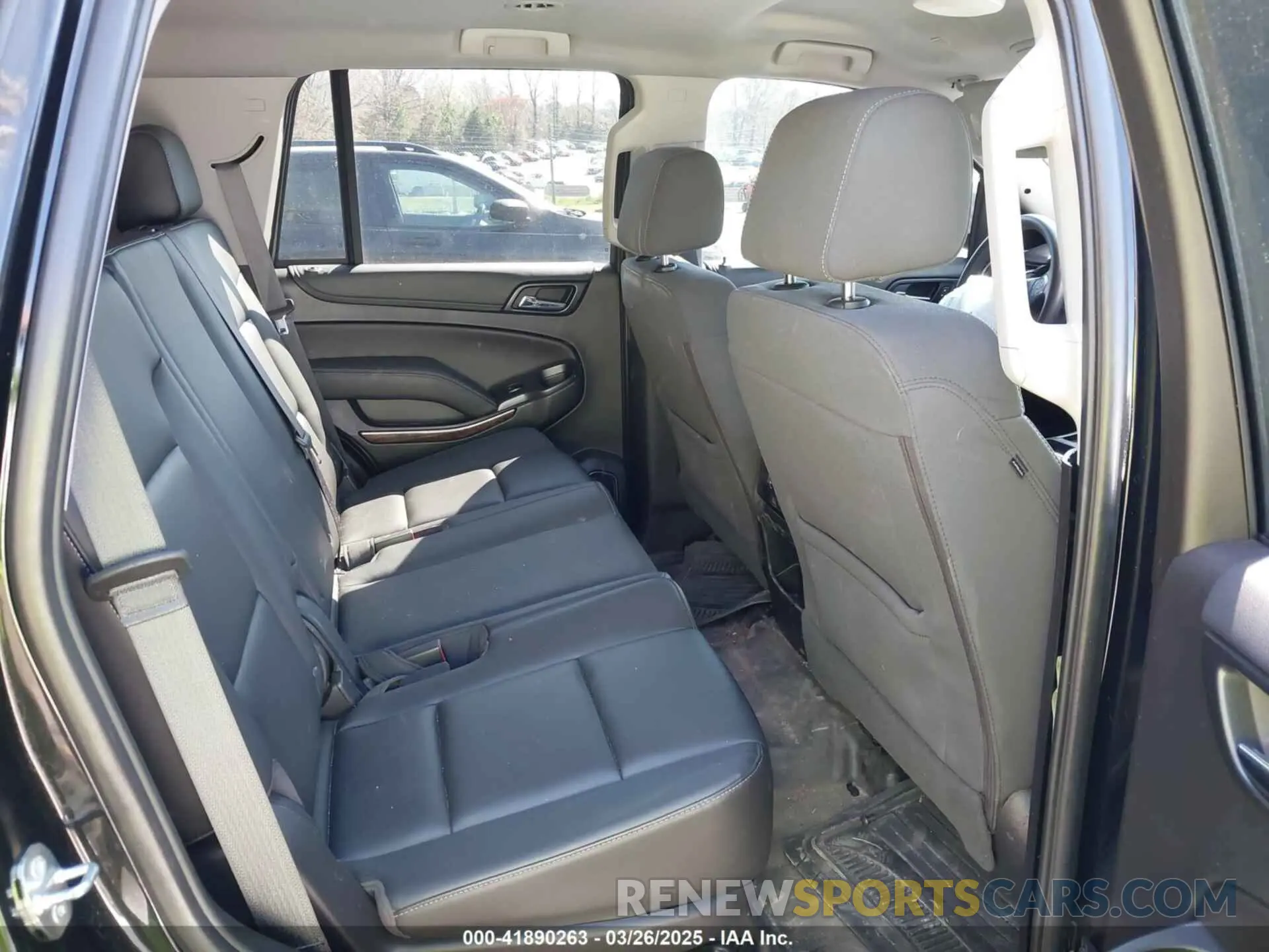 8 fotografías del automóvil dañado 1GNLCDECXKR133529 CHEVROLET TAHOE 2019