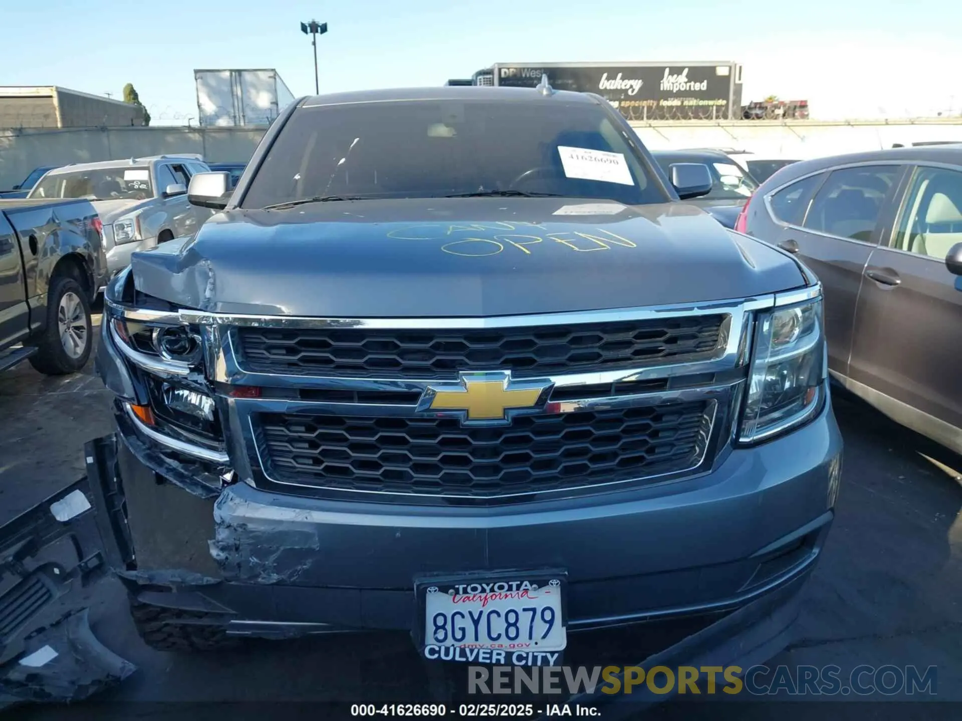 13 fotografías del automóvil dañado 1GNSCAEC9KR181095 CHEVROLET TAHOE 2019