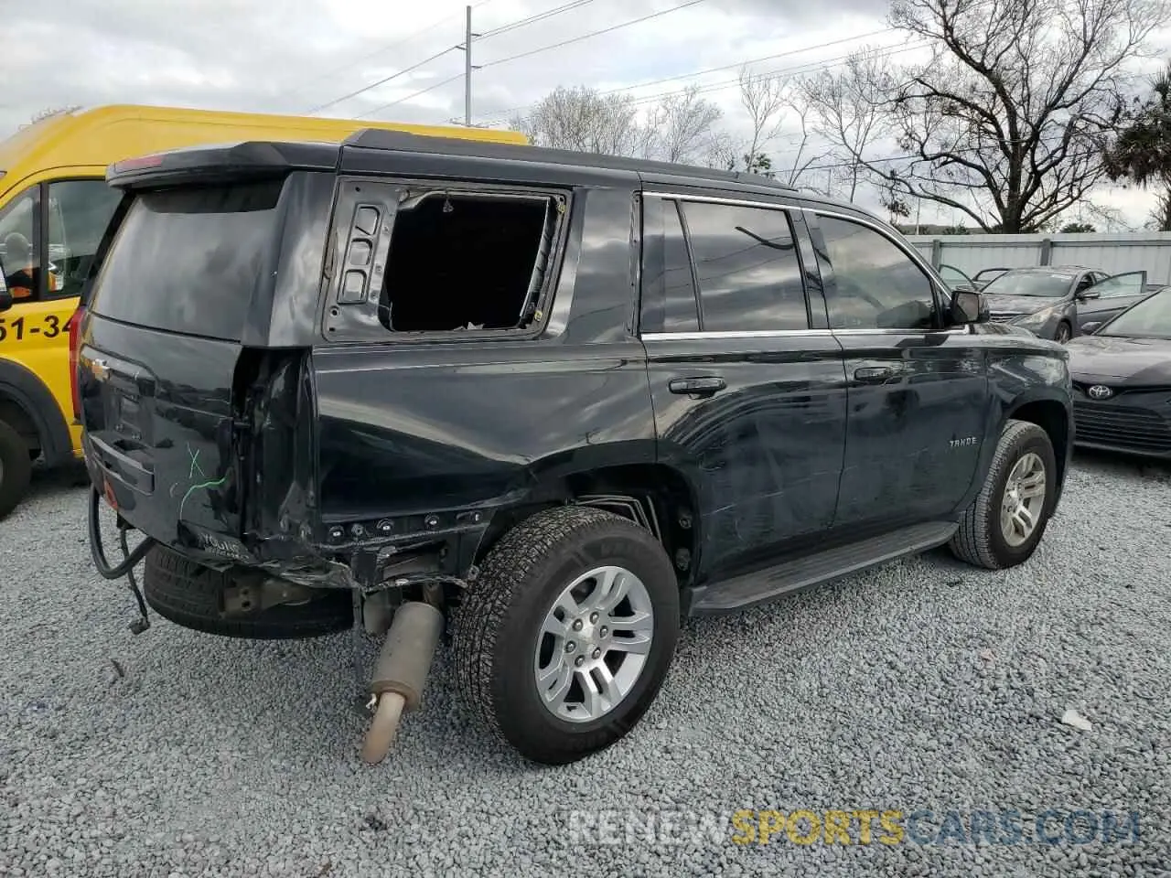 3 fotografías del automóvil dañado 1GNSCAKC1KR321791 CHEVROLET TAHOE 2019