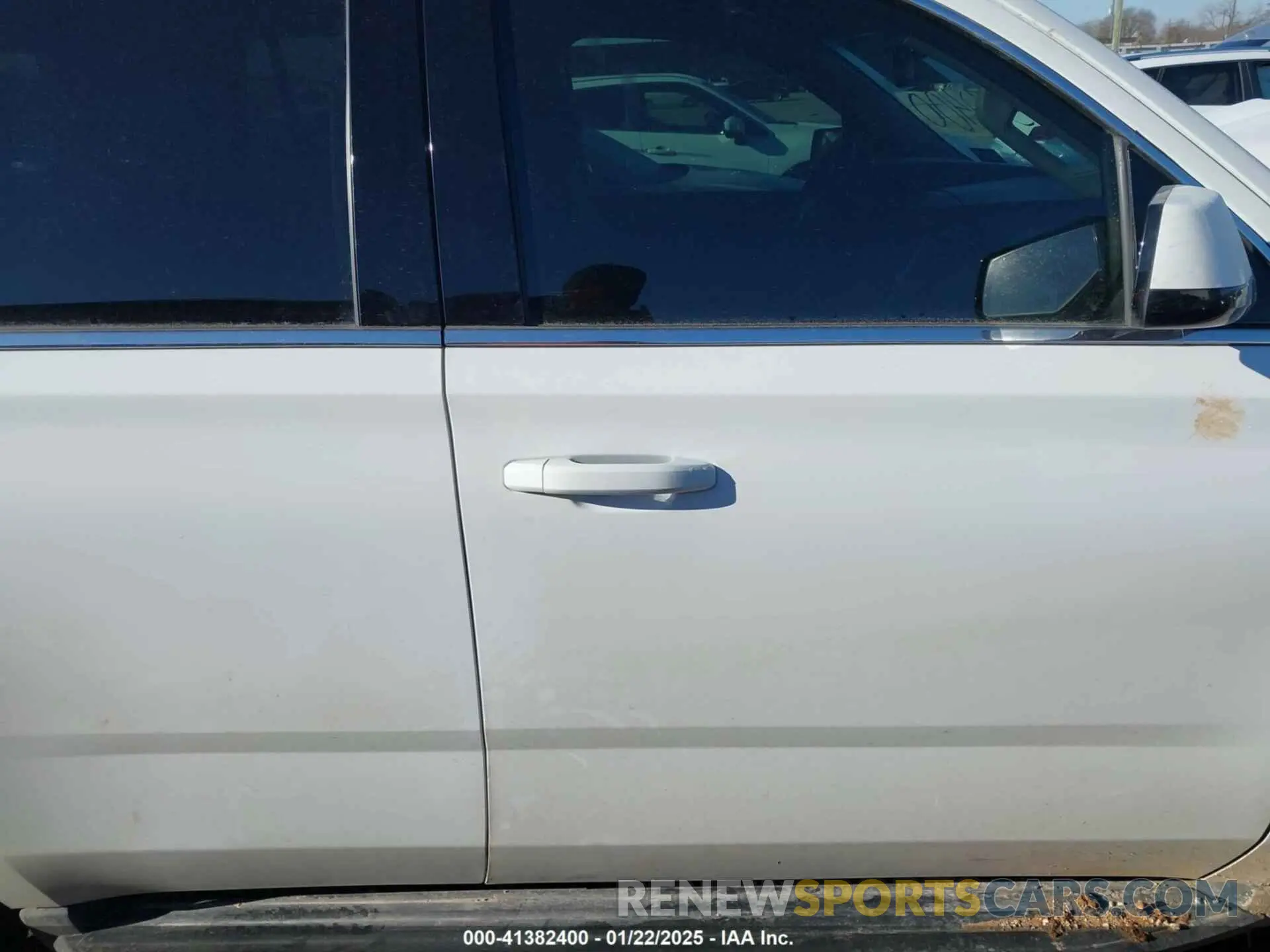 12 fotografías del automóvil dañado 1GNSCAKC3KR238217 CHEVROLET TAHOE 2019