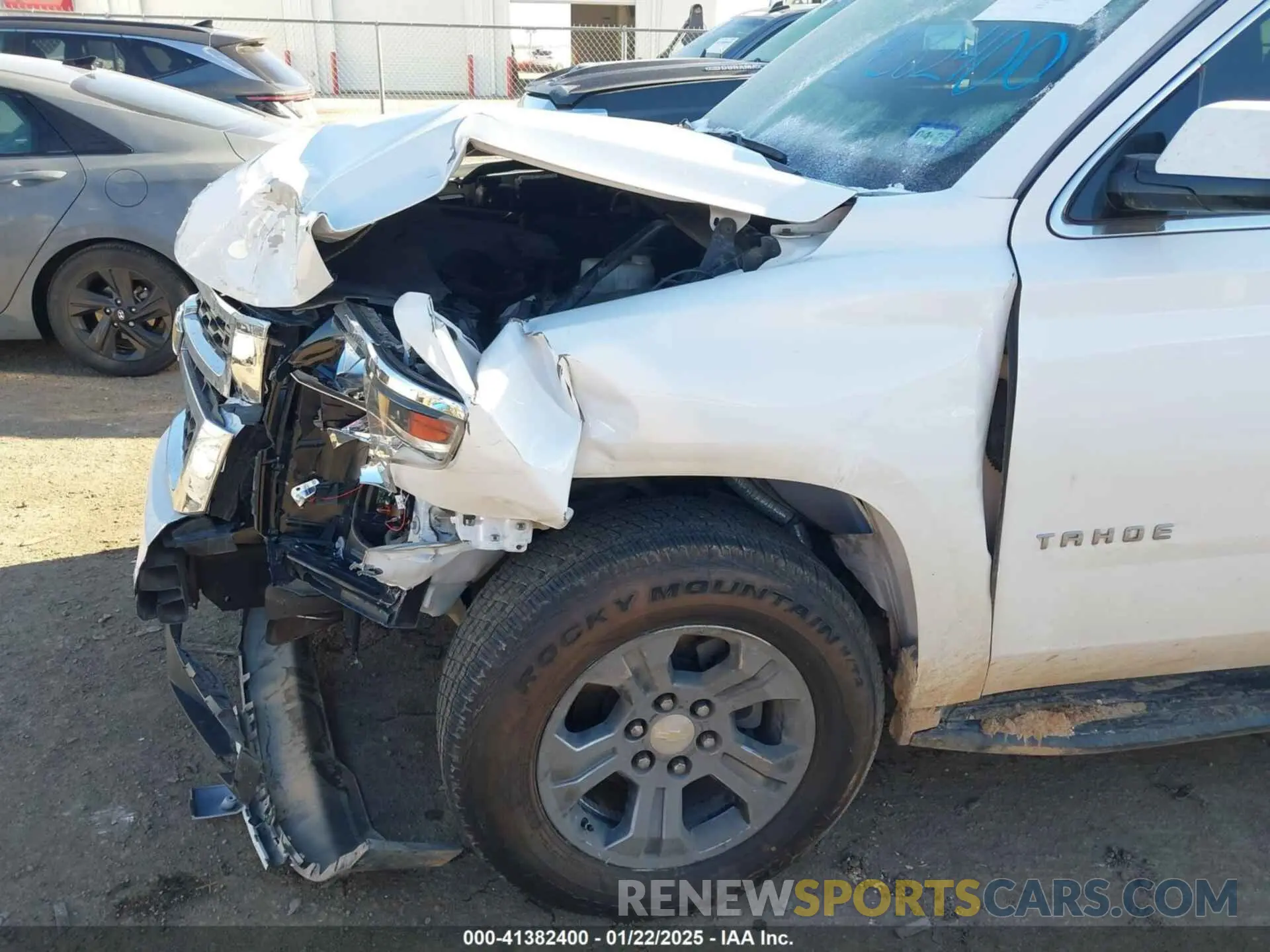 16 fotografías del automóvil dañado 1GNSCAKC3KR238217 CHEVROLET TAHOE 2019