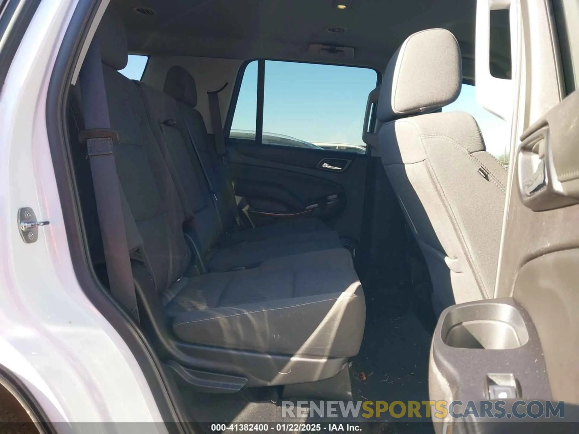8 fotografías del automóvil dañado 1GNSCAKC3KR238217 CHEVROLET TAHOE 2019
