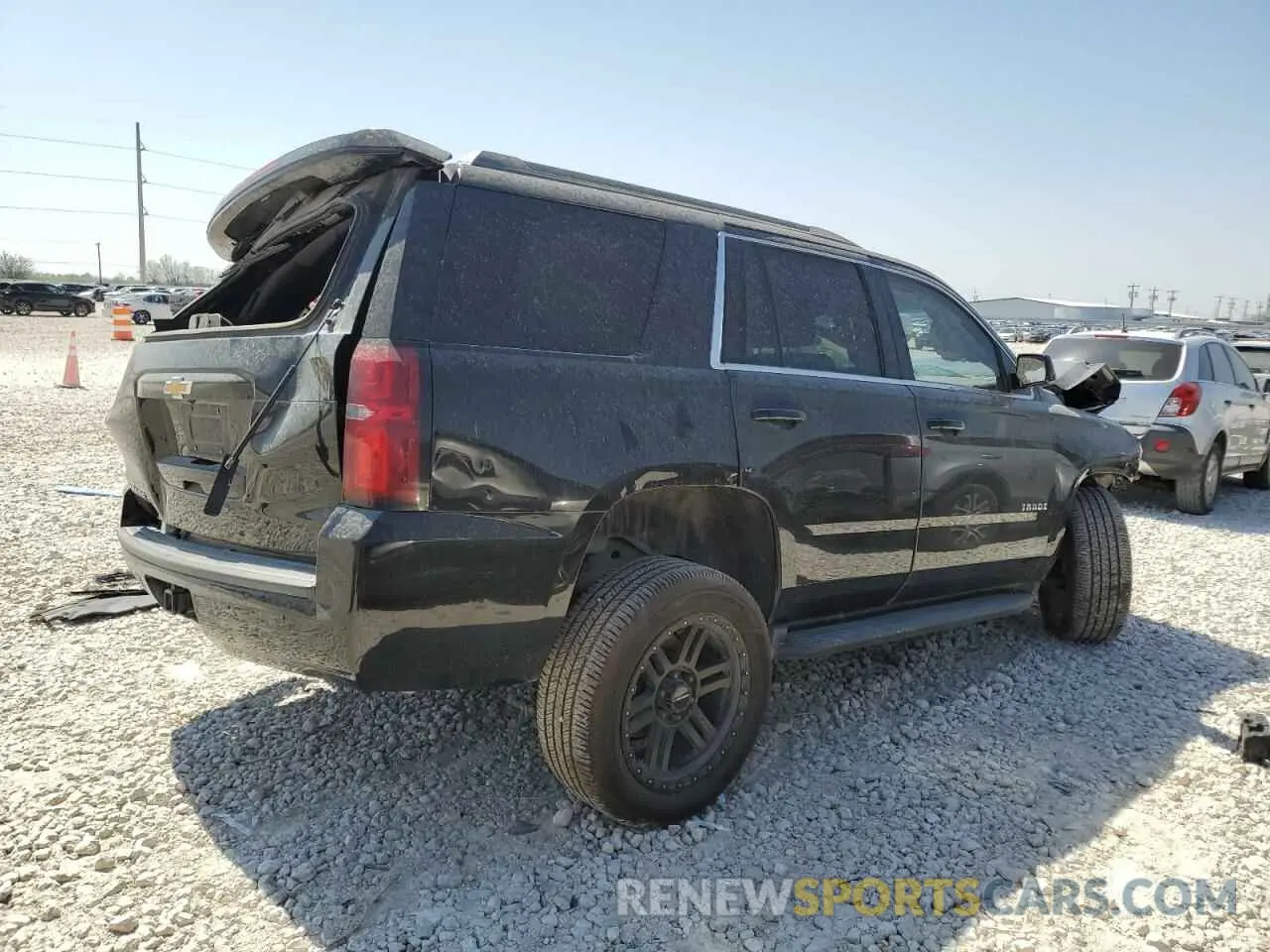 3 fotografías del automóvil dañado 1GNSCAKC6KR339624 CHEVROLET TAHOE 2019