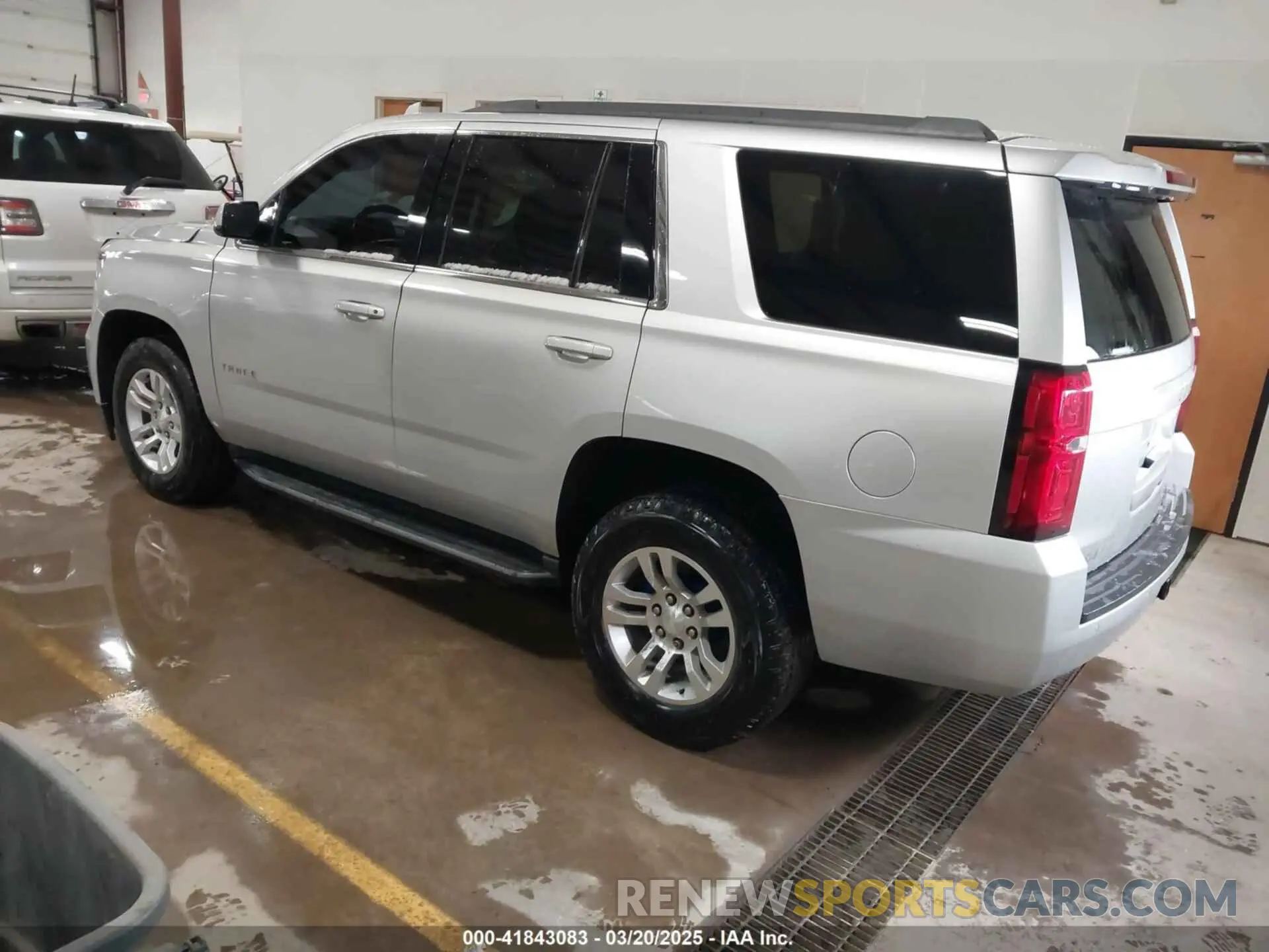 3 fotografías del automóvil dañado 1GNSCAKC7KR218892 CHEVROLET TAHOE 2019