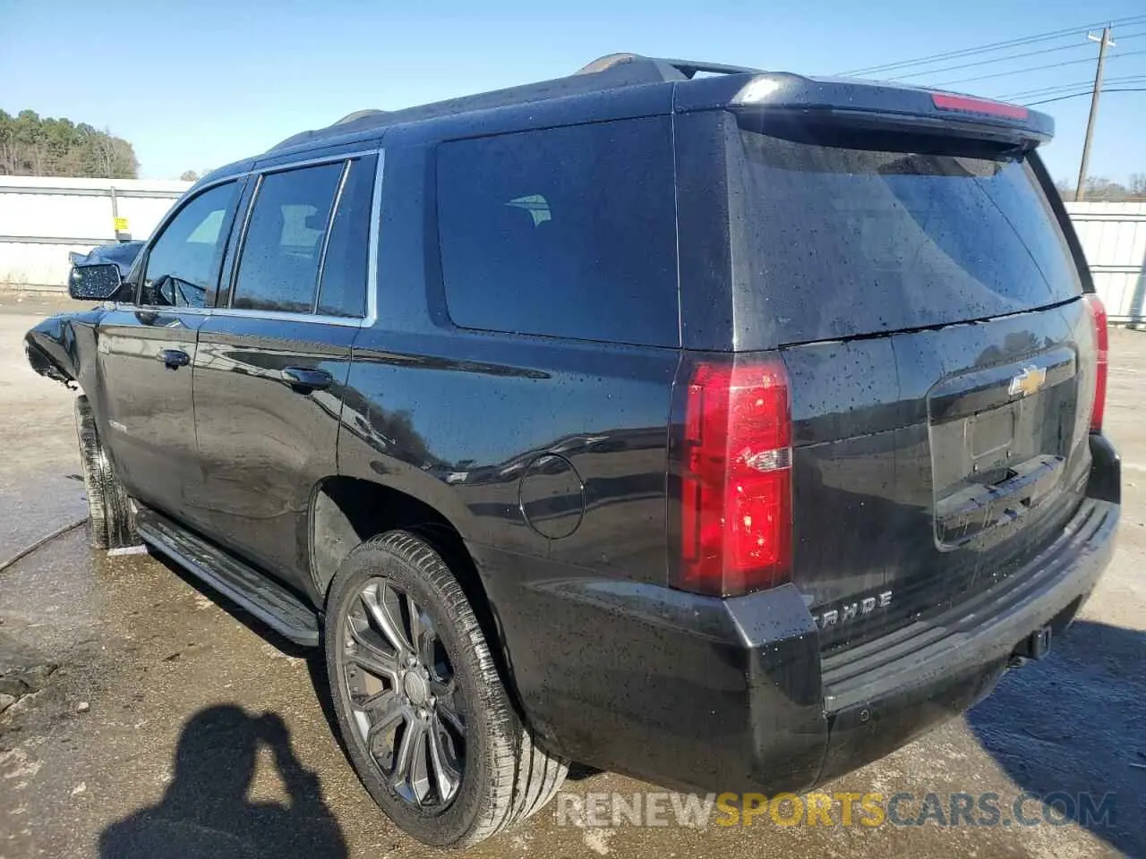 2 fotografías del automóvil dañado 1GNSCAKC7KR300783 CHEVROLET TAHOE 2019