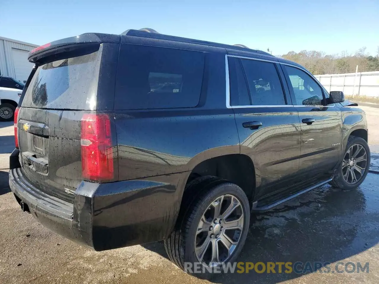 3 fotografías del automóvil dañado 1GNSCAKC7KR300783 CHEVROLET TAHOE 2019
