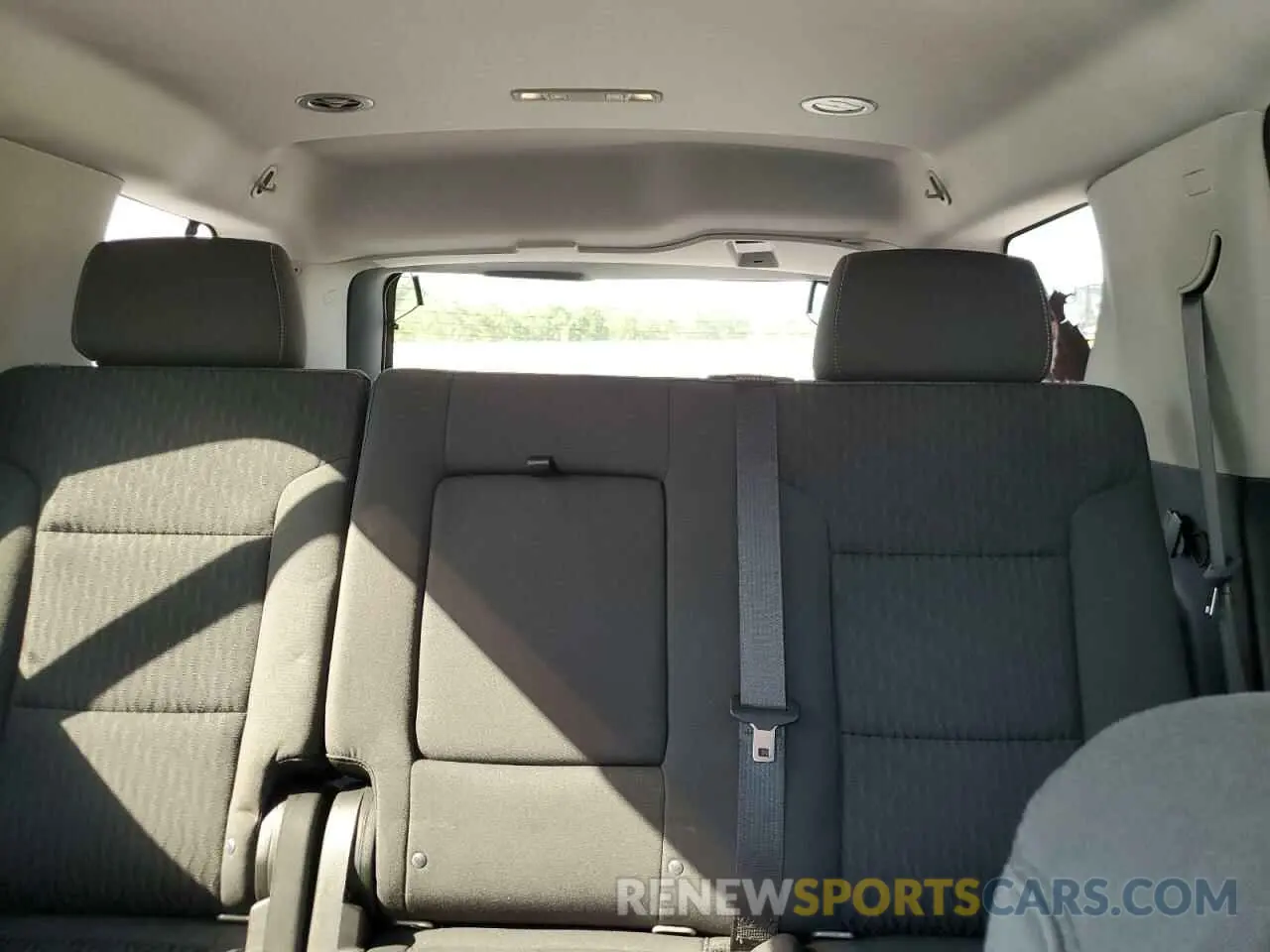 10 fotografías del automóvil dañado 1GNSCAKC9KR375548 CHEVROLET TAHOE 2019