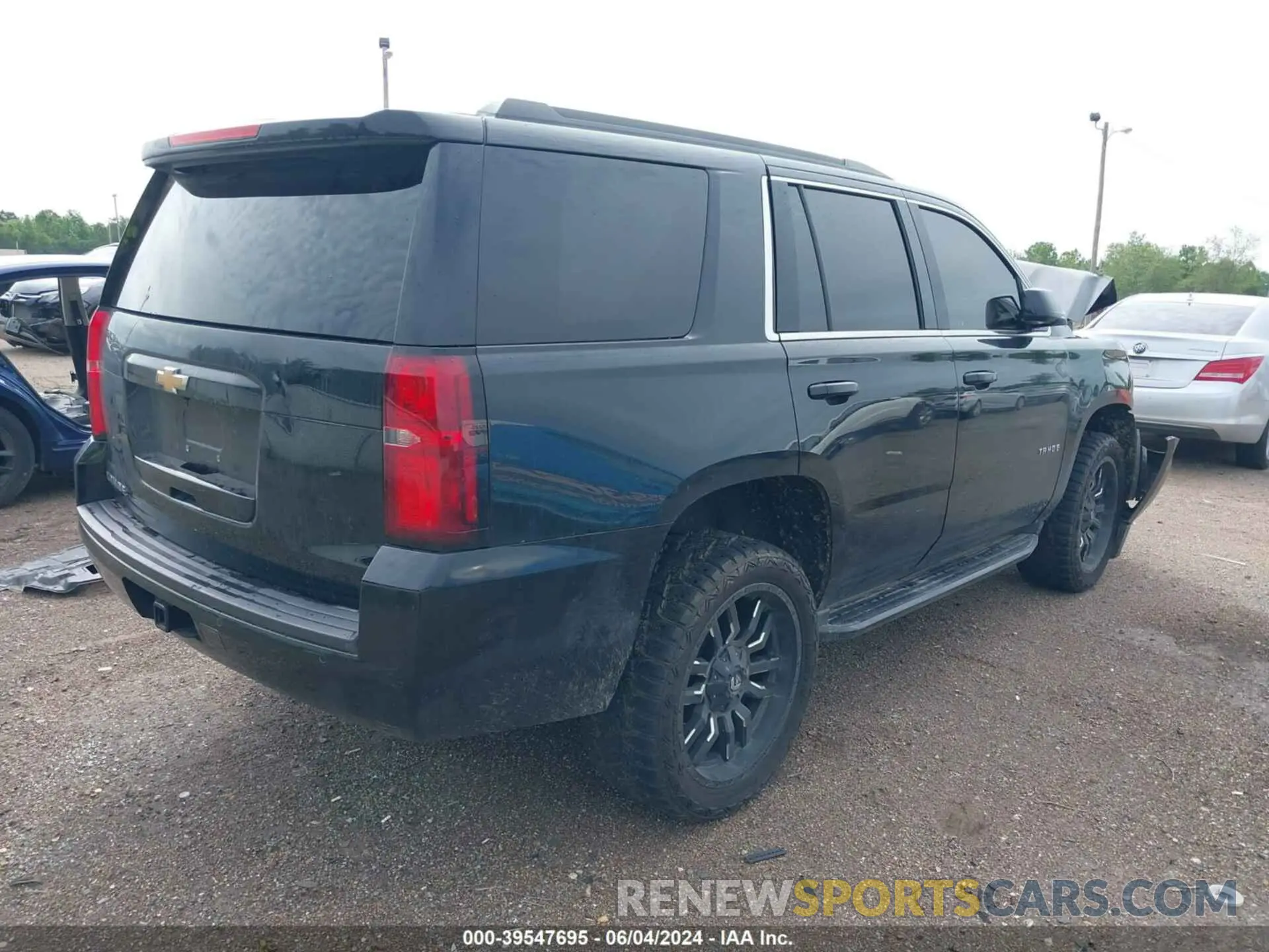 4 fotografías del automóvil dañado 1GNSCAKCXKR268427 CHEVROLET TAHOE 2019