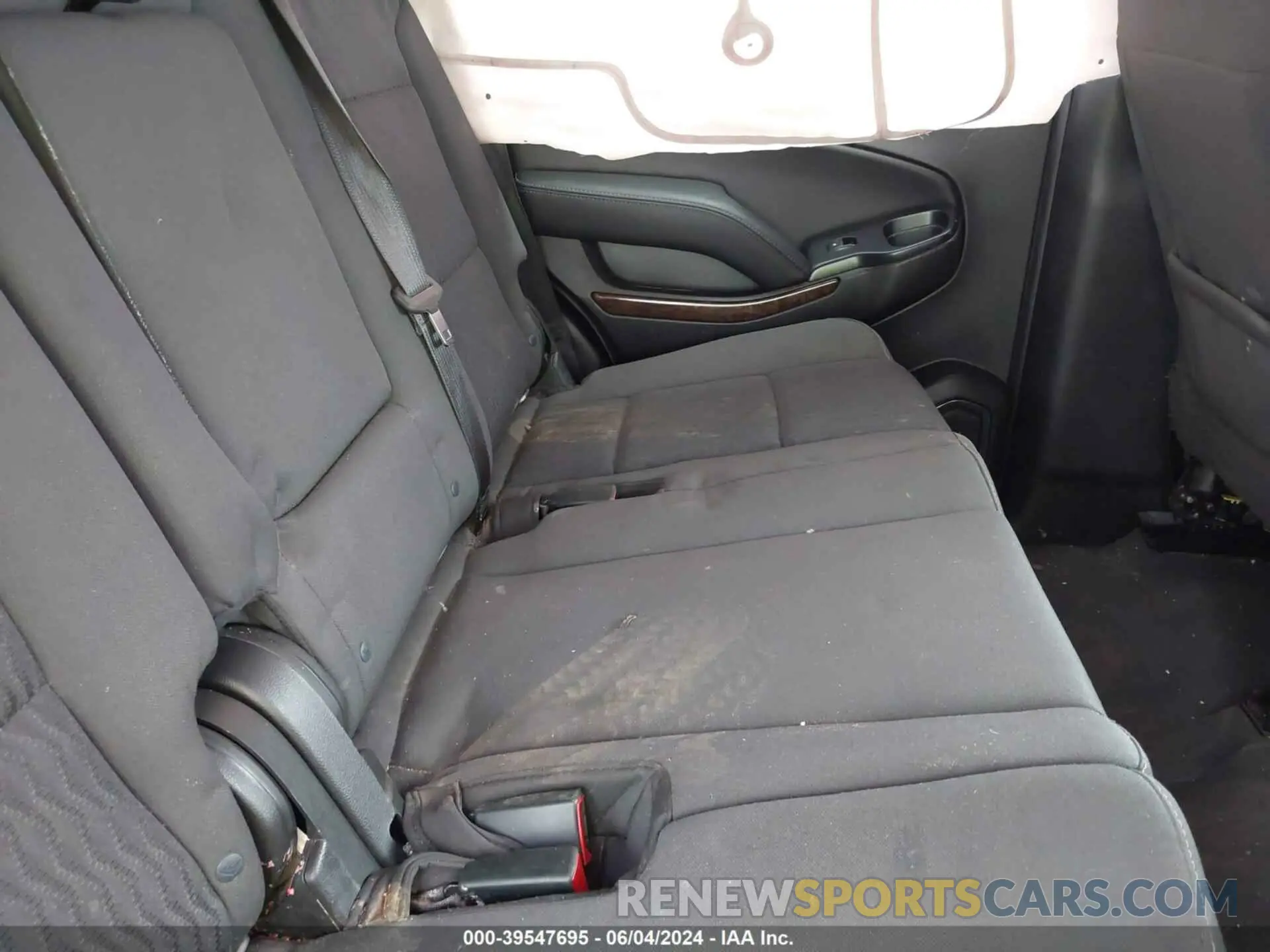 8 fotografías del automóvil dañado 1GNSCAKCXKR268427 CHEVROLET TAHOE 2019