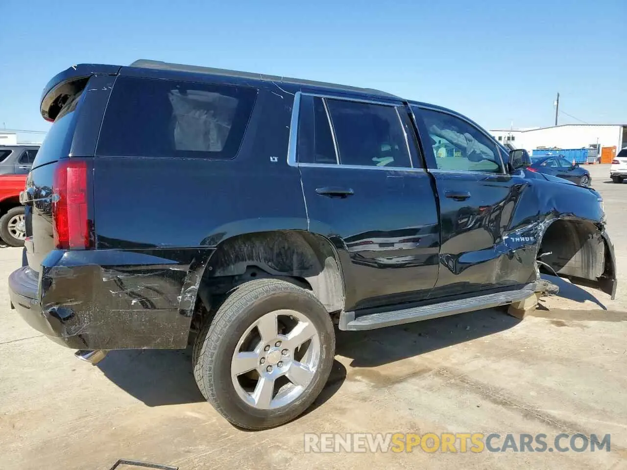 3 fotografías del automóvil dañado 1GNSCBKC1KR103355 CHEVROLET TAHOE 2019