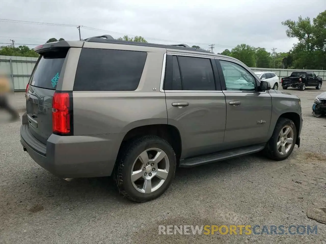 3 fotografías del automóvil dañado 1GNSCBKC1KR168030 CHEVROLET TAHOE 2019
