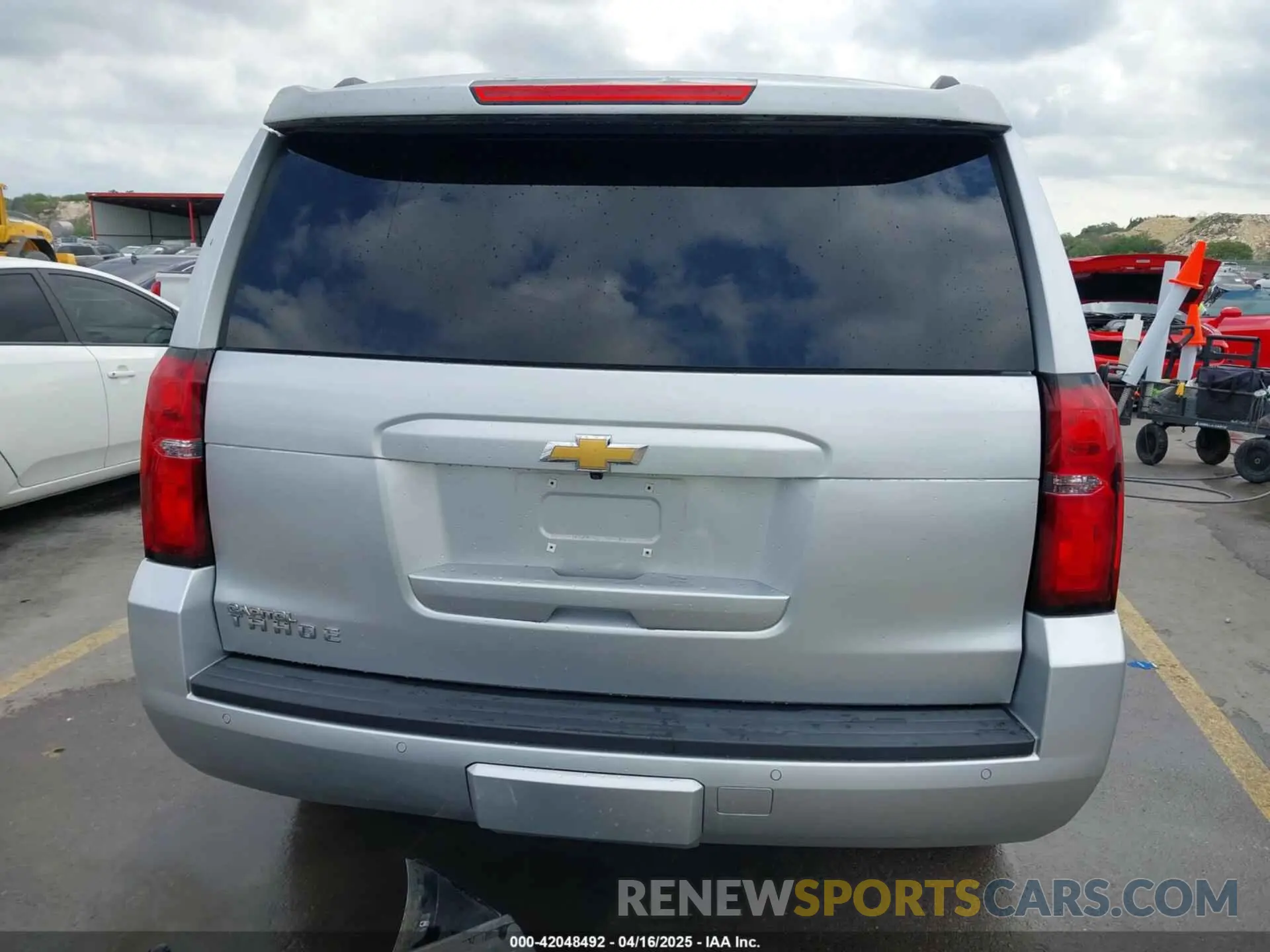 17 fotografías del automóvil dañado 1GNSCBKC7KR326466 CHEVROLET TAHOE 2019