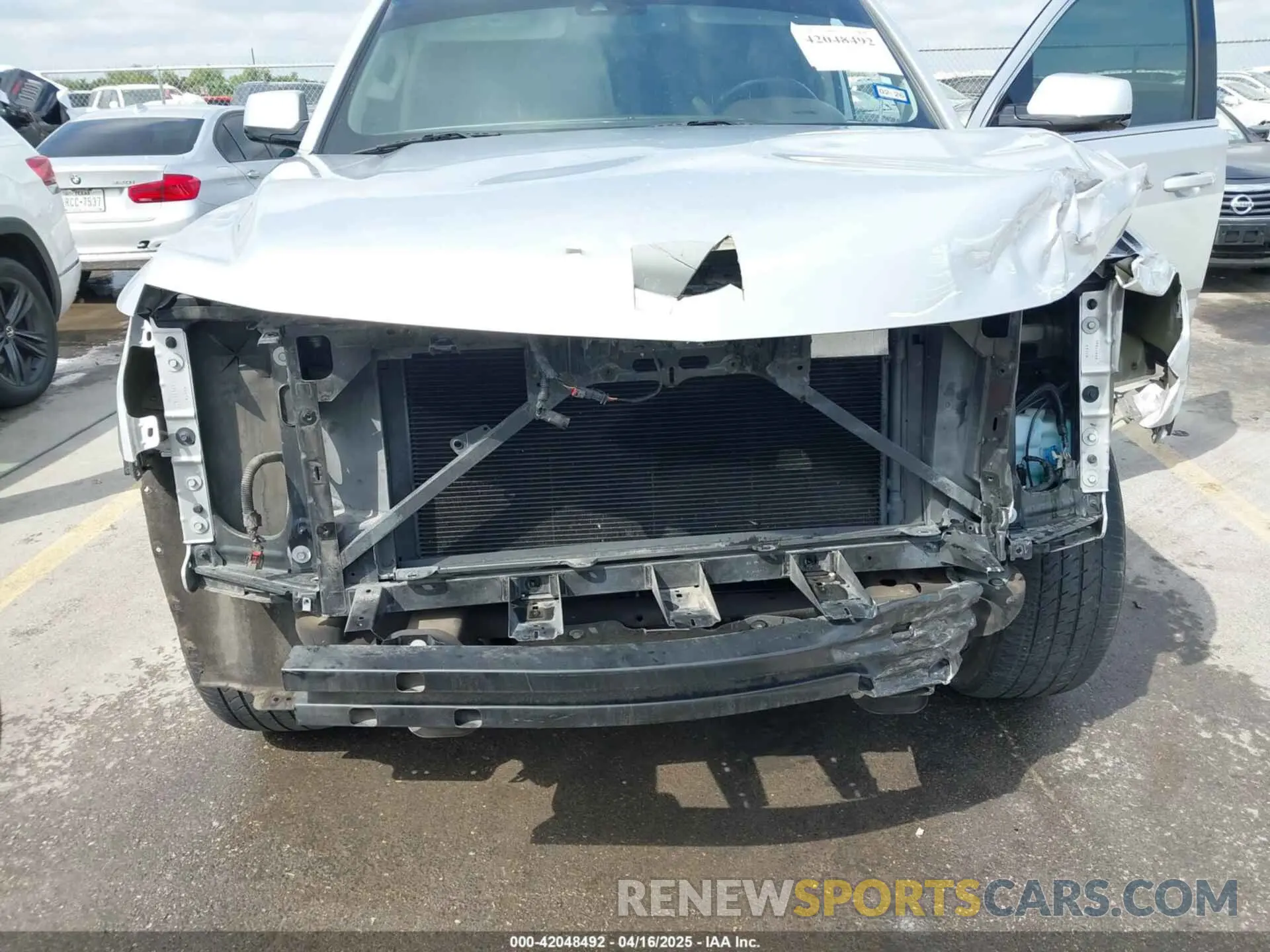 6 fotografías del automóvil dañado 1GNSCBKC7KR326466 CHEVROLET TAHOE 2019