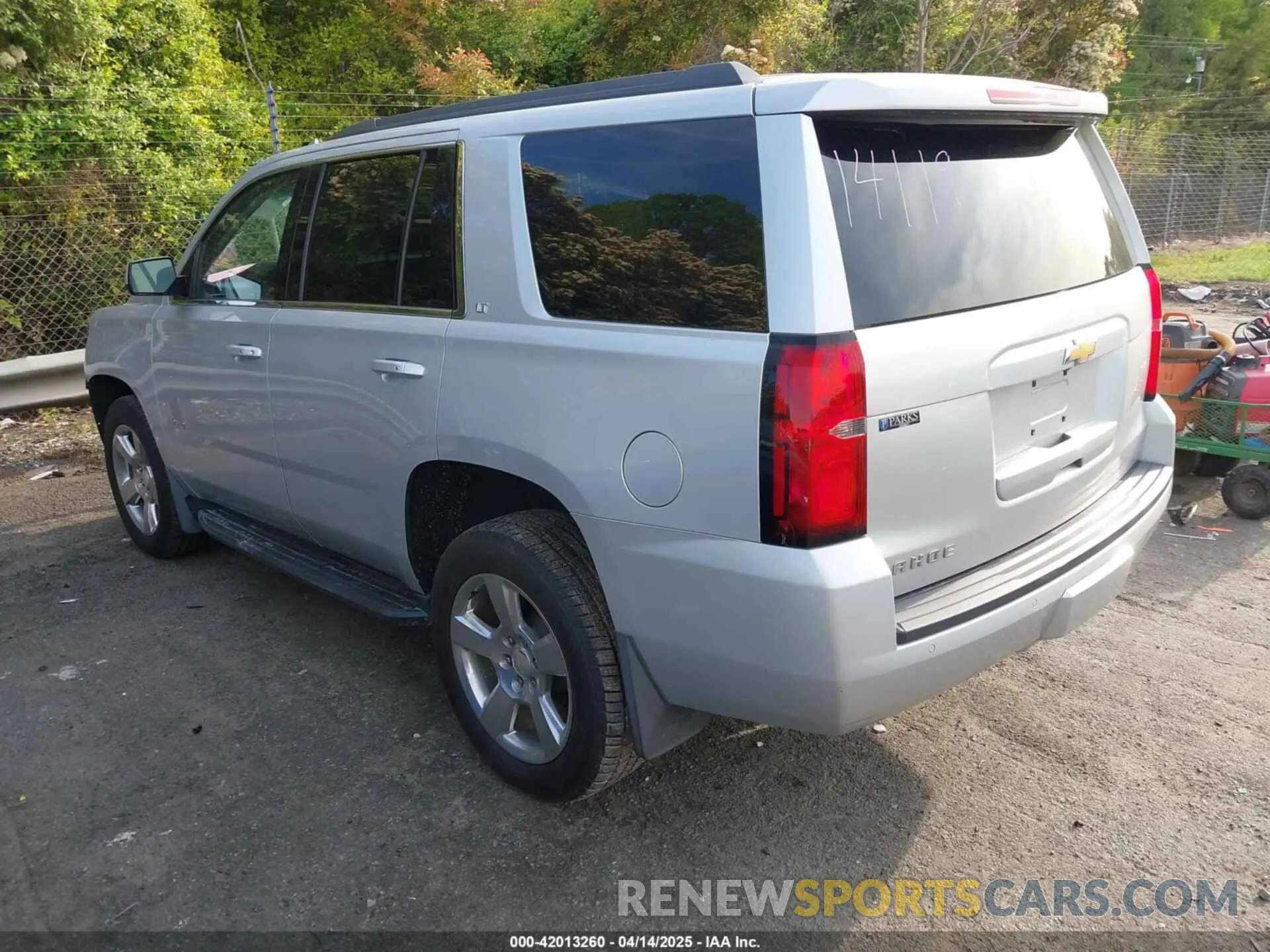 3 fotografías del automóvil dañado 1GNSCBKCXKR219413 CHEVROLET TAHOE 2019