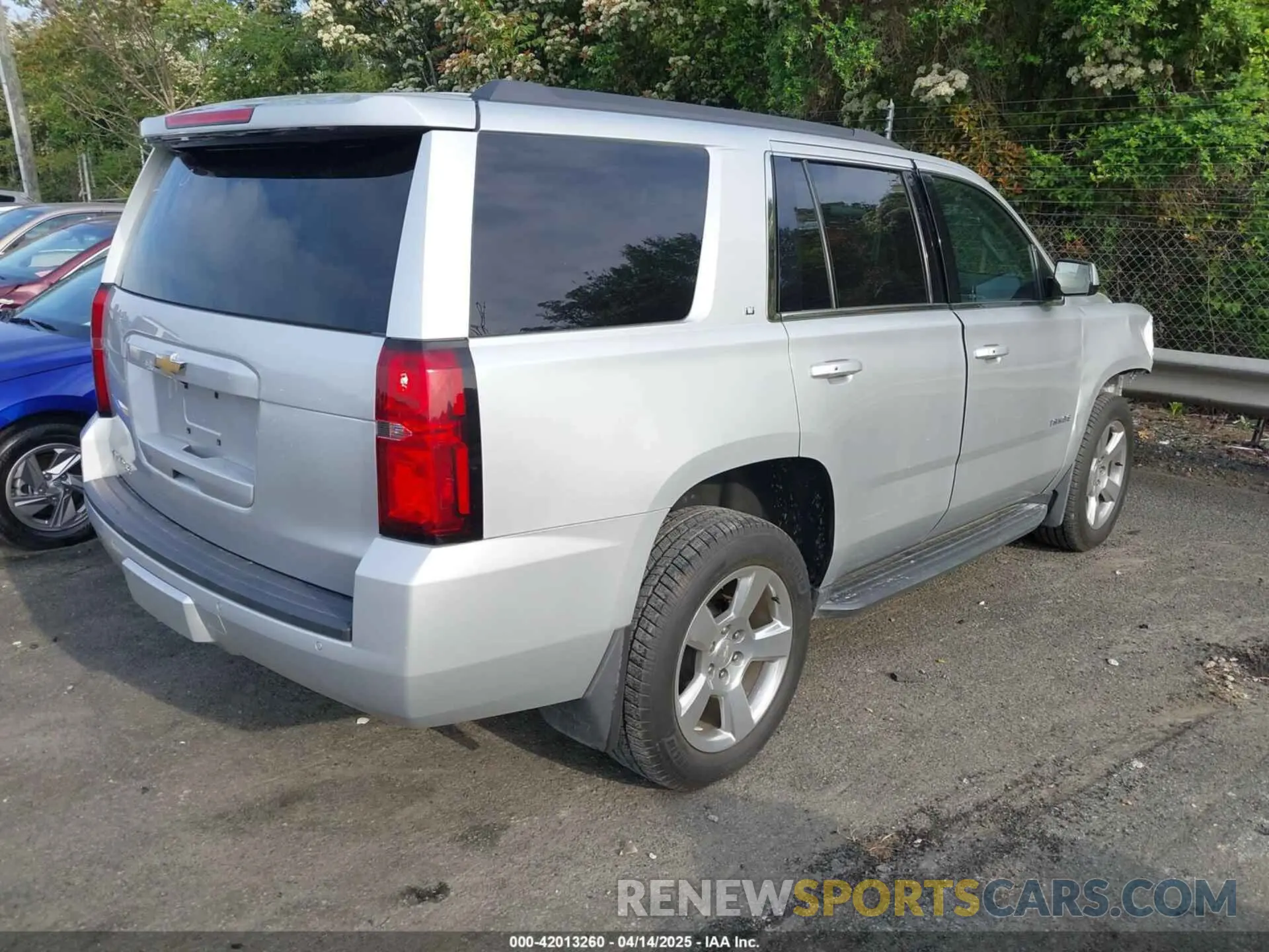 4 fotografías del automóvil dañado 1GNSCBKCXKR219413 CHEVROLET TAHOE 2019