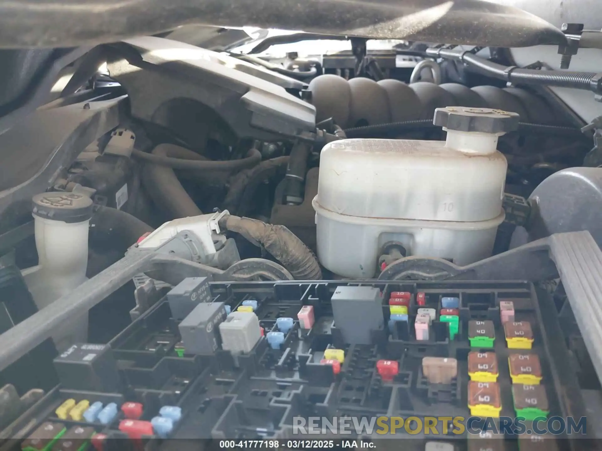 10 fotografías del automóvil dañado 1GNSCCKC9KR256636 CHEVROLET TAHOE 2019