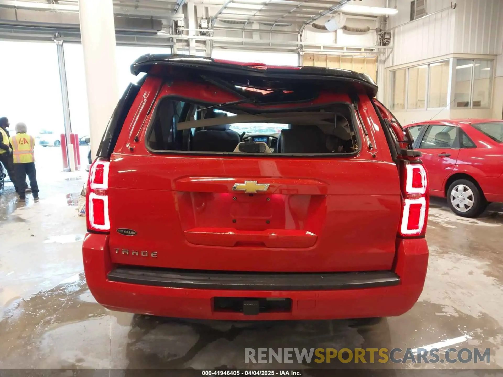 16 fotografías del automóvil dañado 1GNSKAEC4KR331746 CHEVROLET TAHOE 2019
