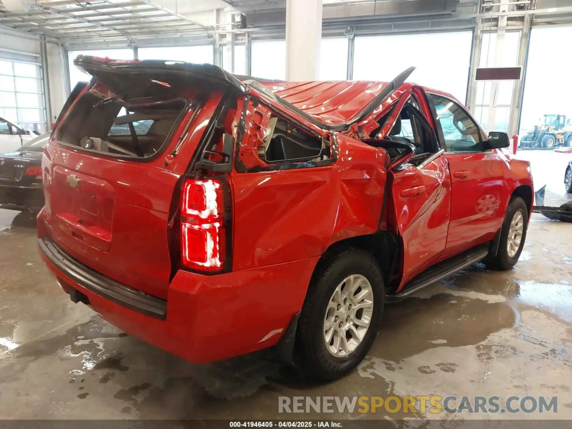 4 fotografías del automóvil dañado 1GNSKAEC4KR331746 CHEVROLET TAHOE 2019