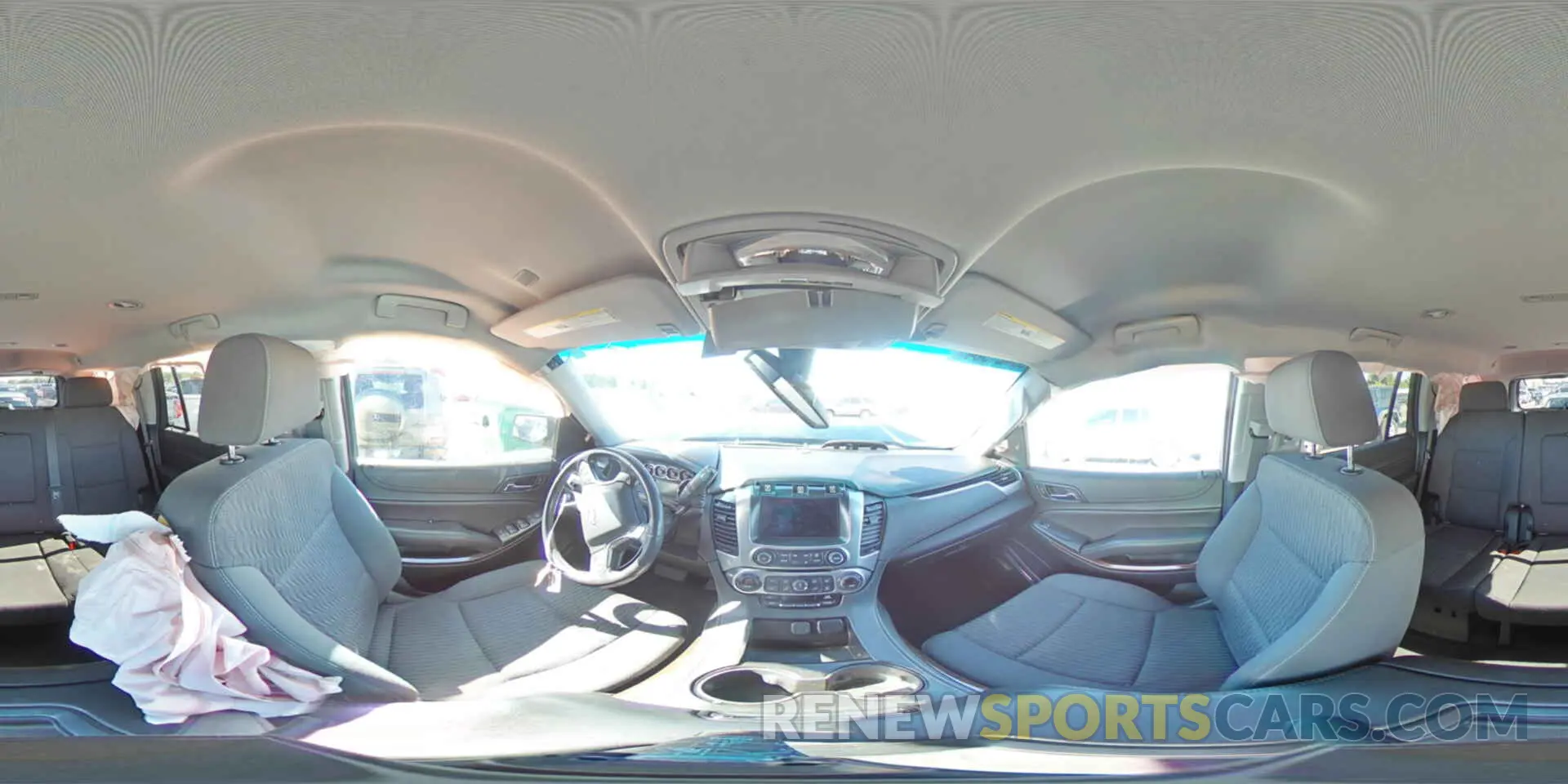 15 fotografías del automóvil dañado 1GNSKAKC2KR180071 CHEVROLET TAHOE 2019