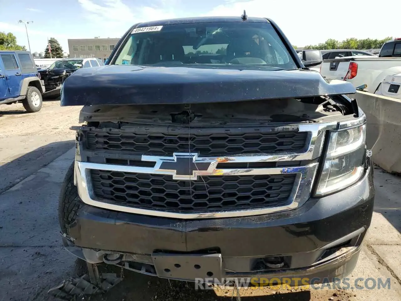 5 fotografías del automóvil dañado 1GNSKAKC2KR180071 CHEVROLET TAHOE 2019